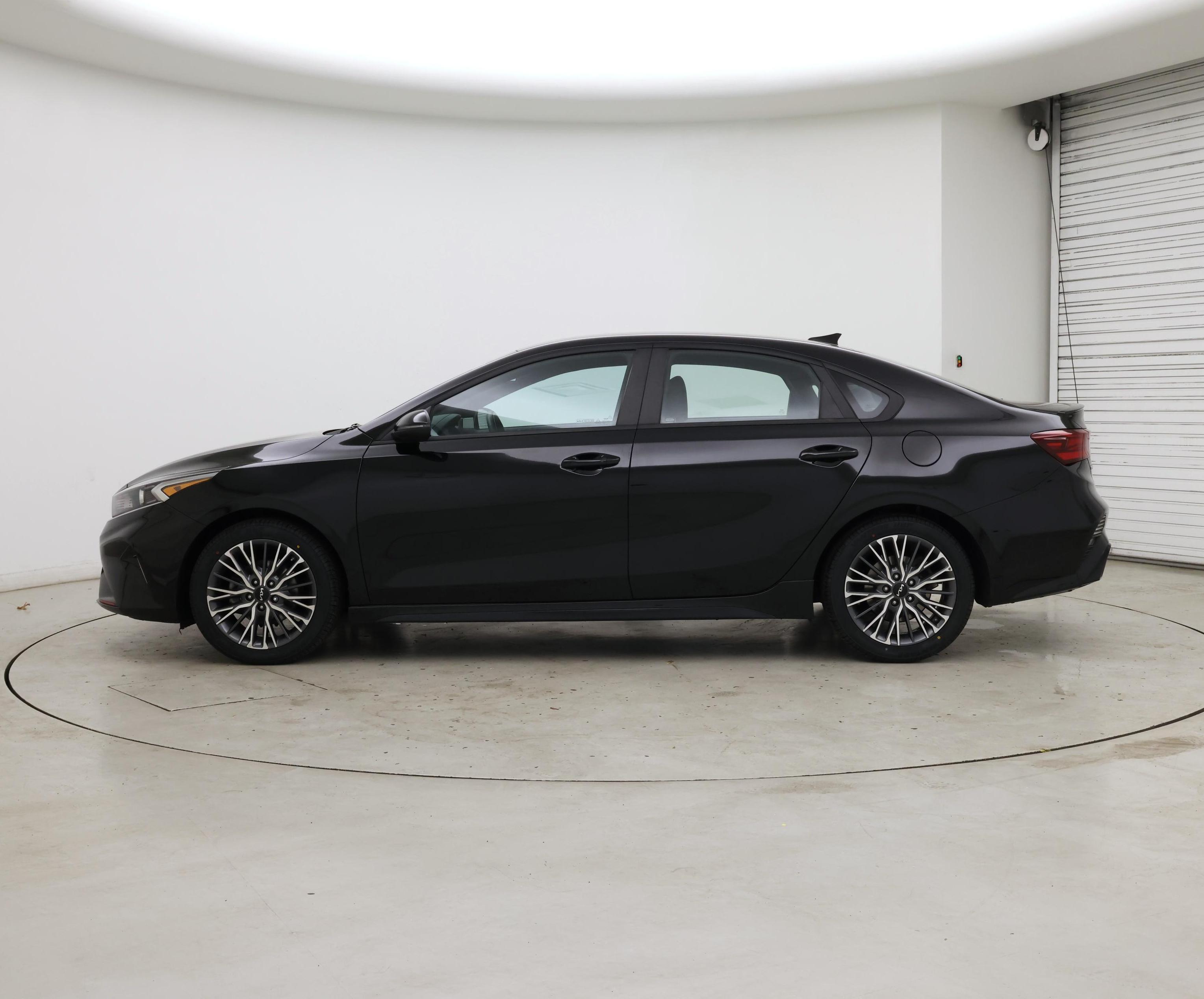 Thumbnail: 2023 Kia Forte - 3