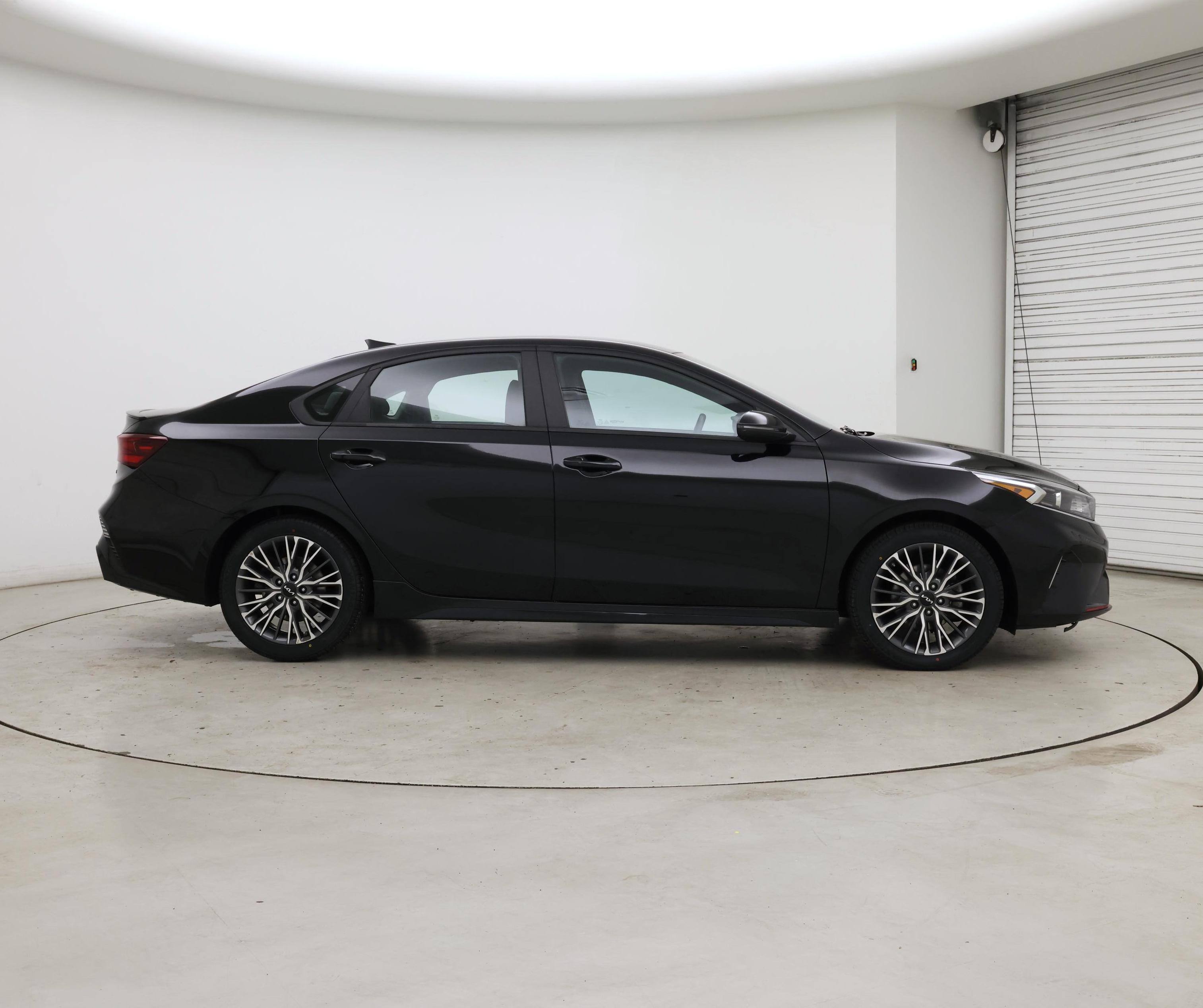 Thumbnail: 2023 Kia Forte - 7