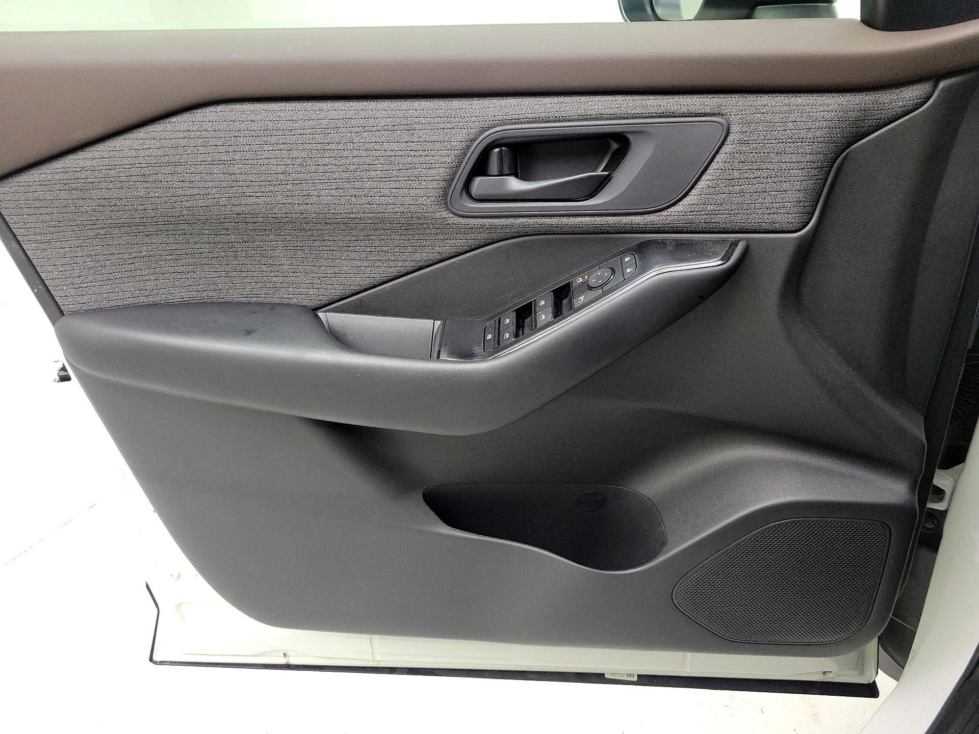 Thumbnail: 2023 Nissan Rogue - 10