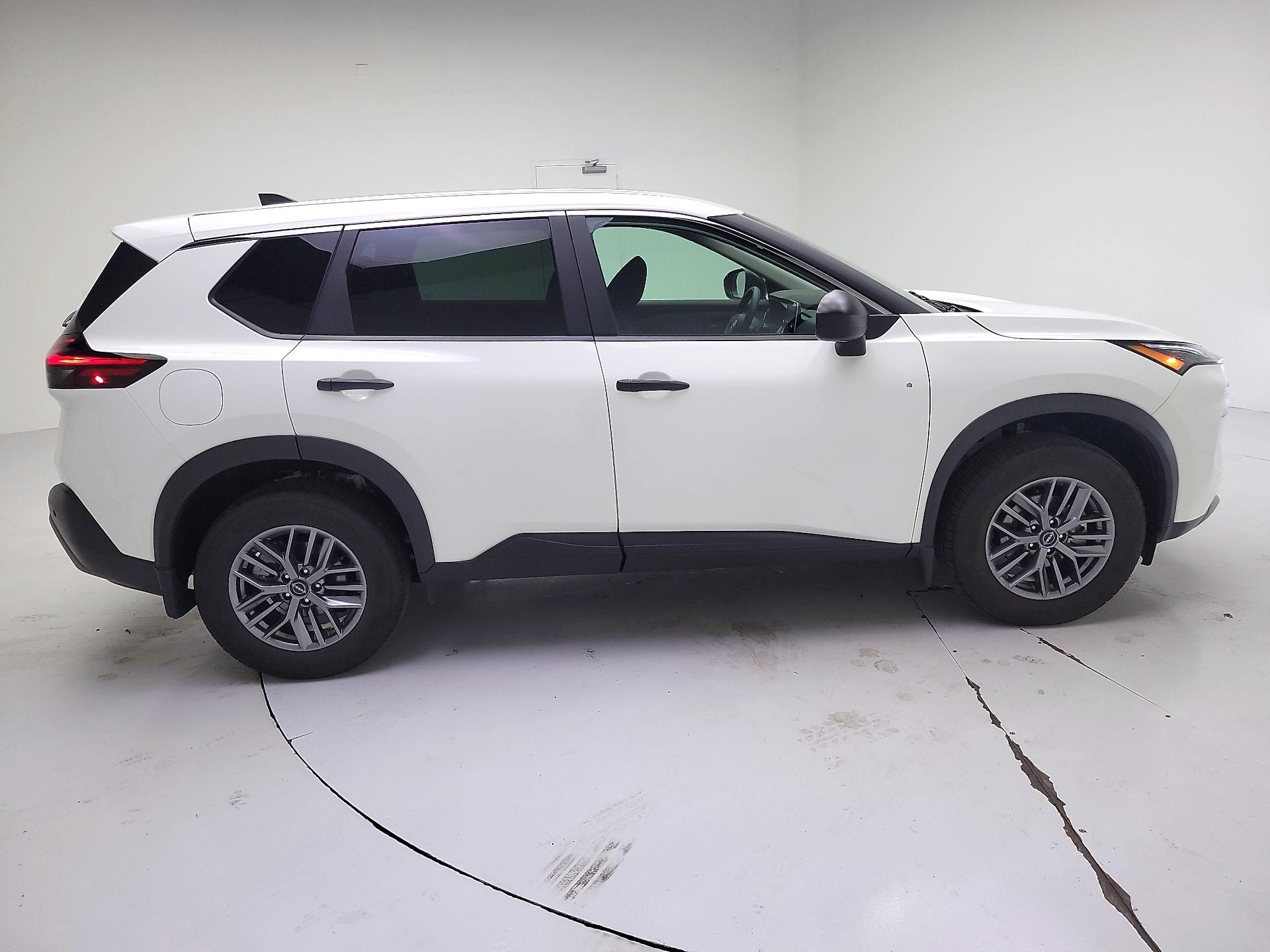 Thumbnail: 2023 Nissan Rogue - 4