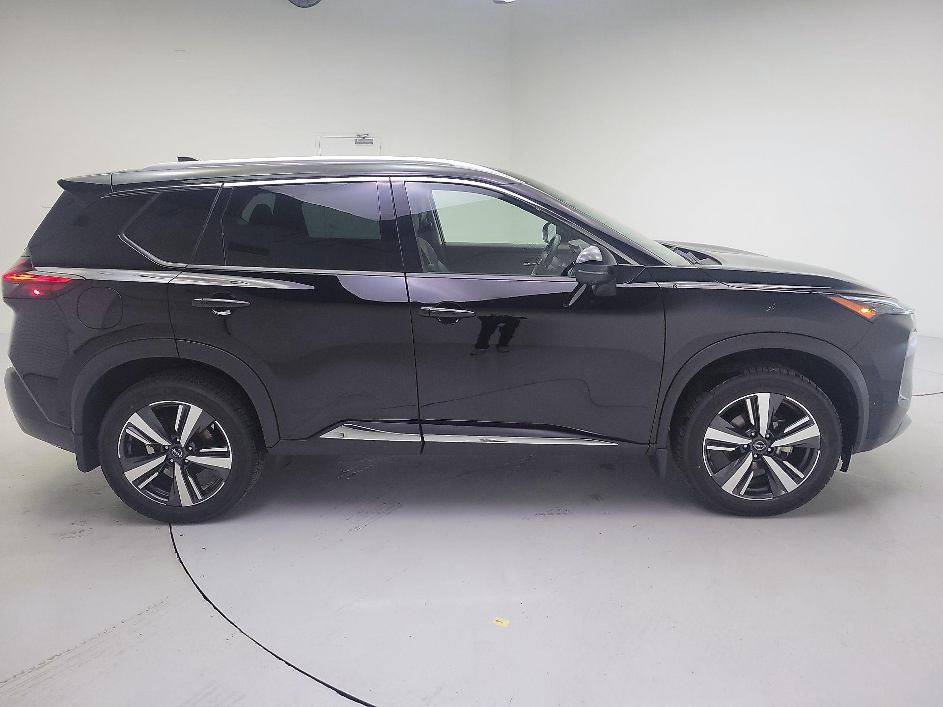 Thumbnail: 2023 Nissan Rogue - 4