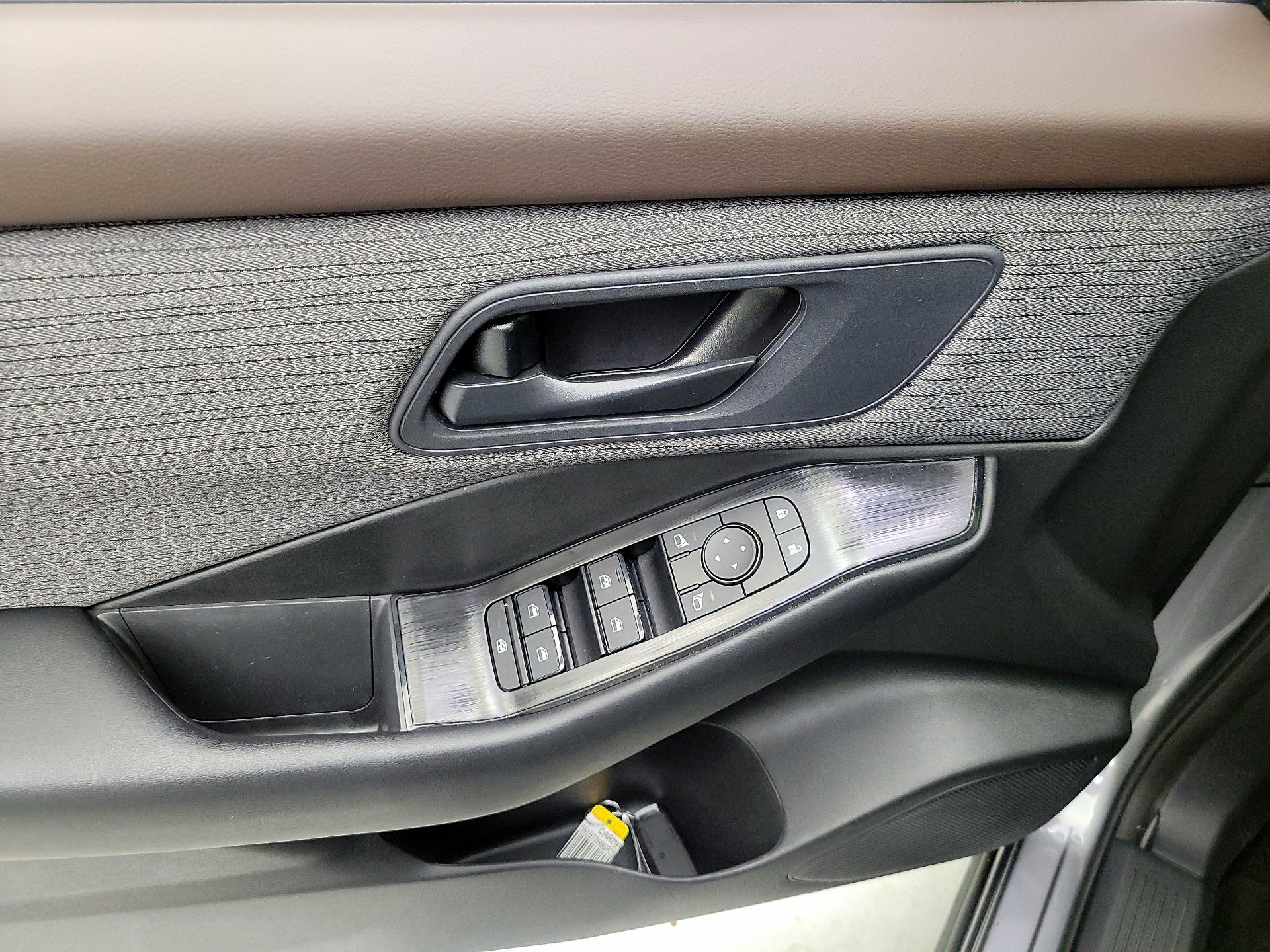 Thumbnail: 2023 Nissan Rogue - 10