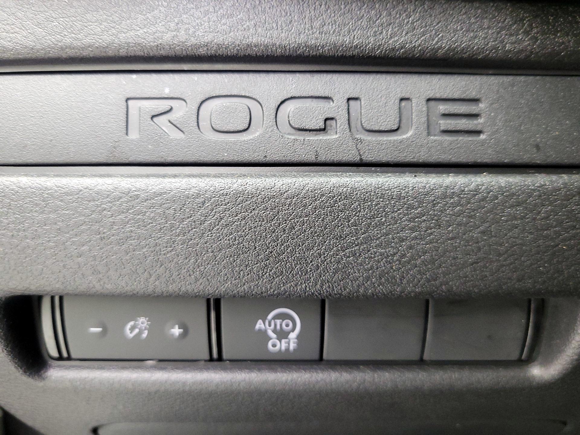 Thumbnail: 2023 Nissan Rogue - 11