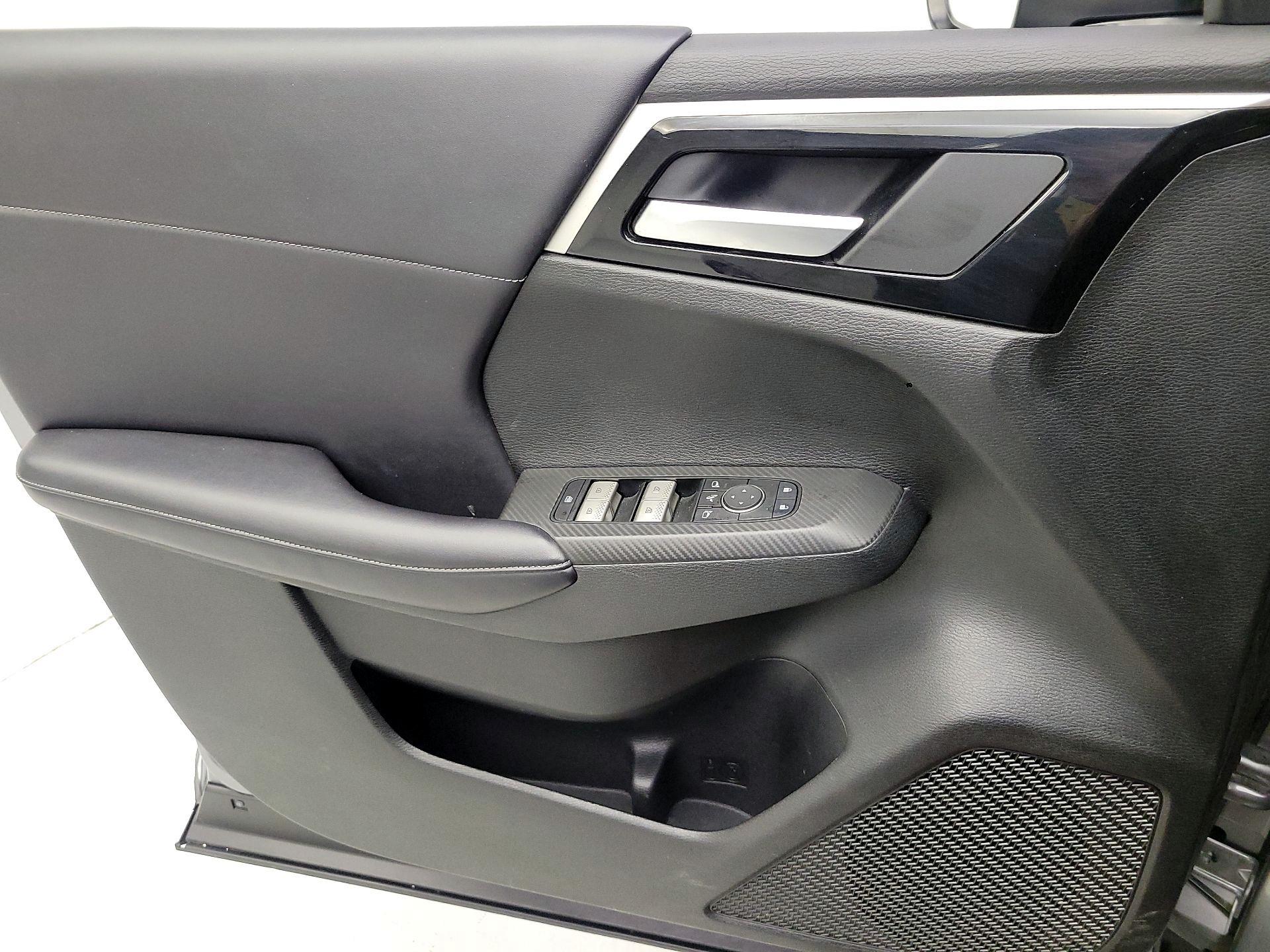 Thumbnail: 2024 Mitsubishi Outlander - 12