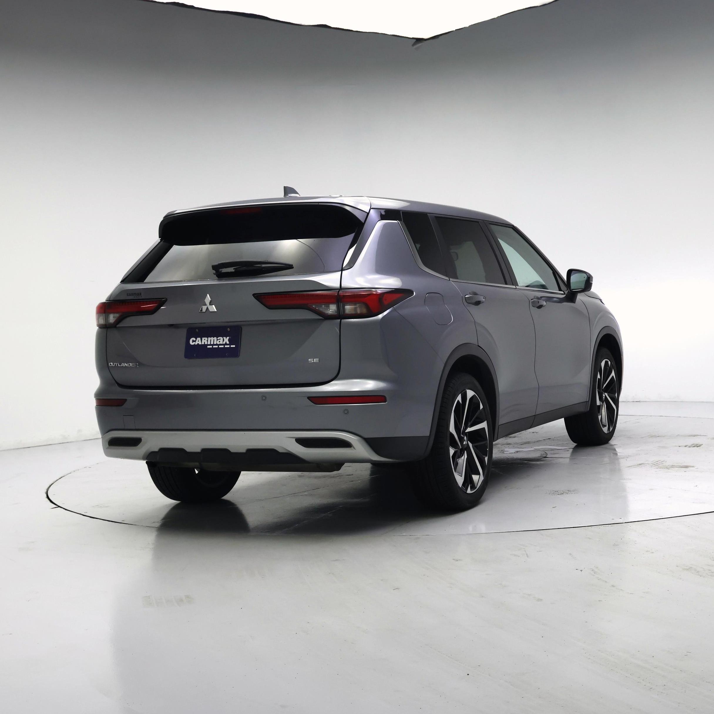 Thumbnail: 2024 Mitsubishi Outlander - 8