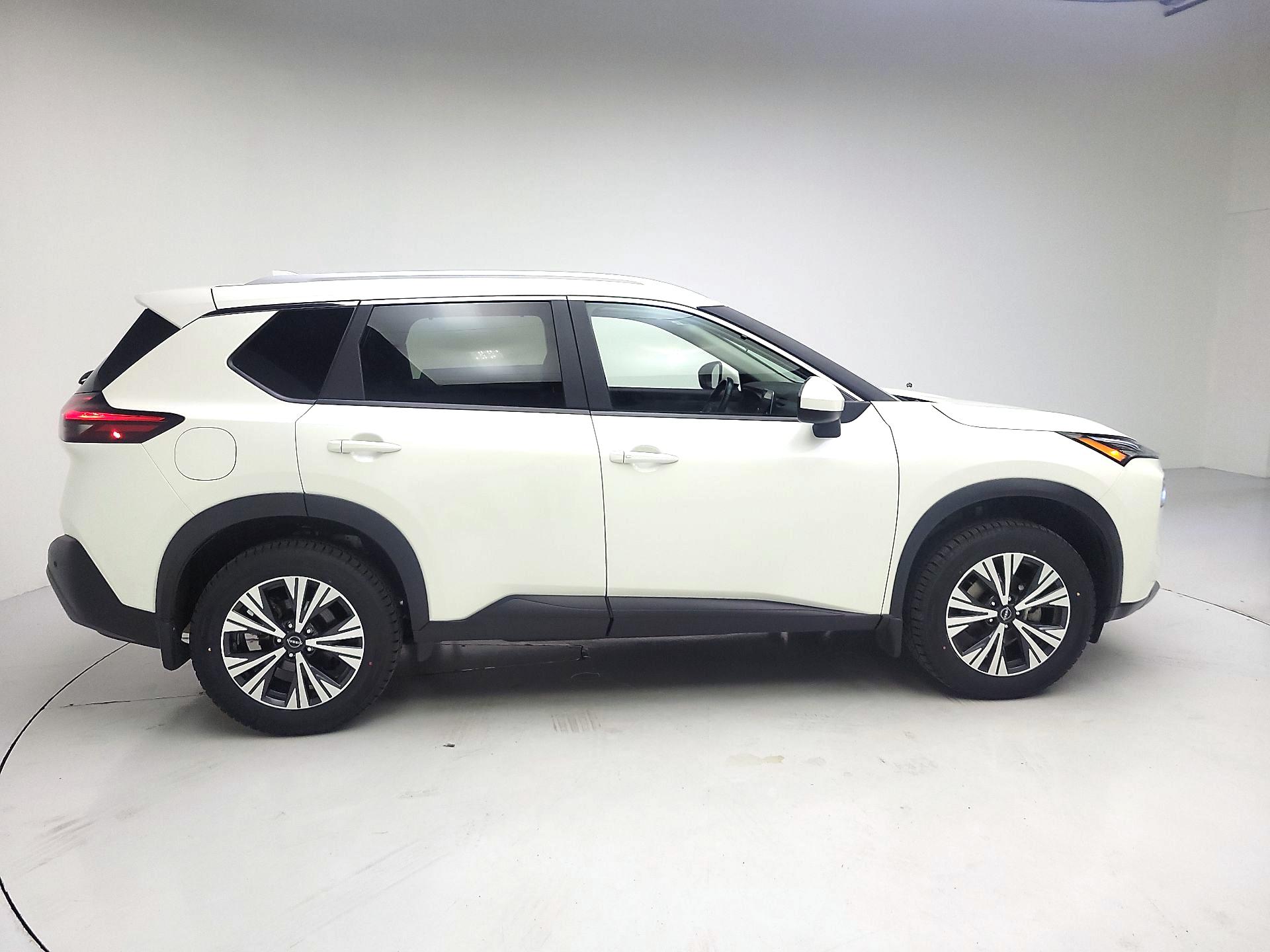 Thumbnail: 2023 Nissan Rogue - 4