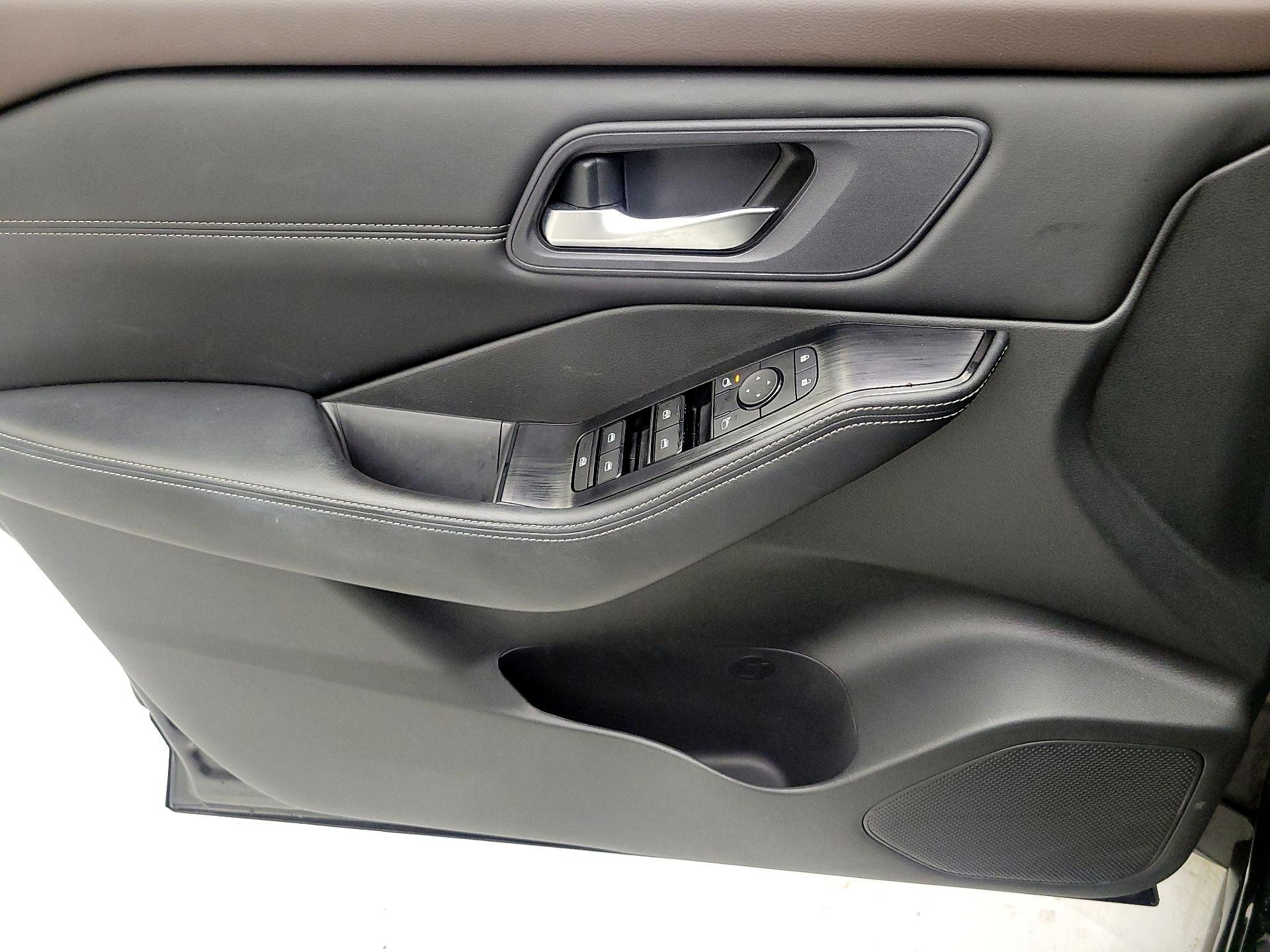 Thumbnail: 2023 Nissan Rogue - 10