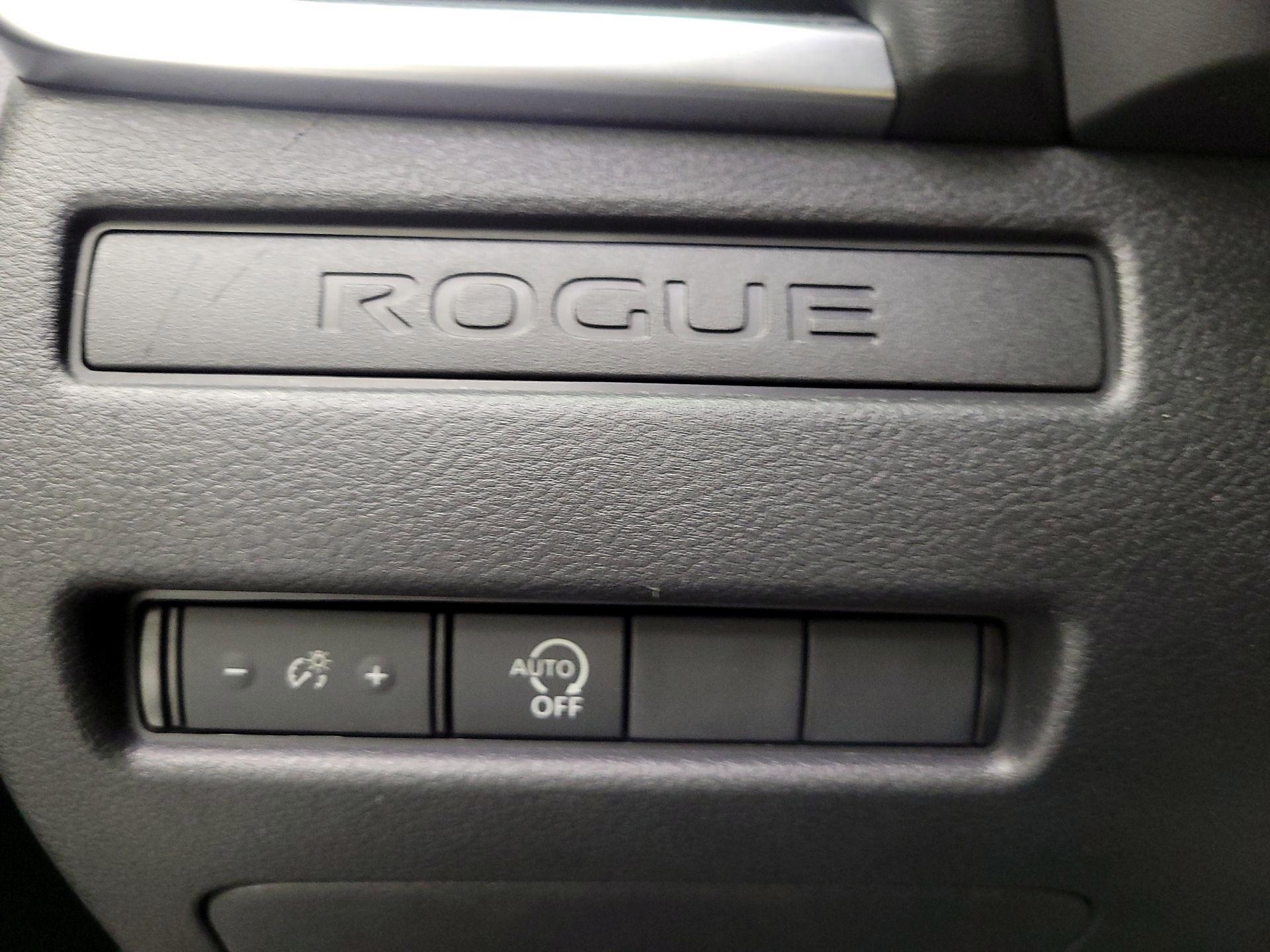 Thumbnail: 2023 Nissan Rogue - 11