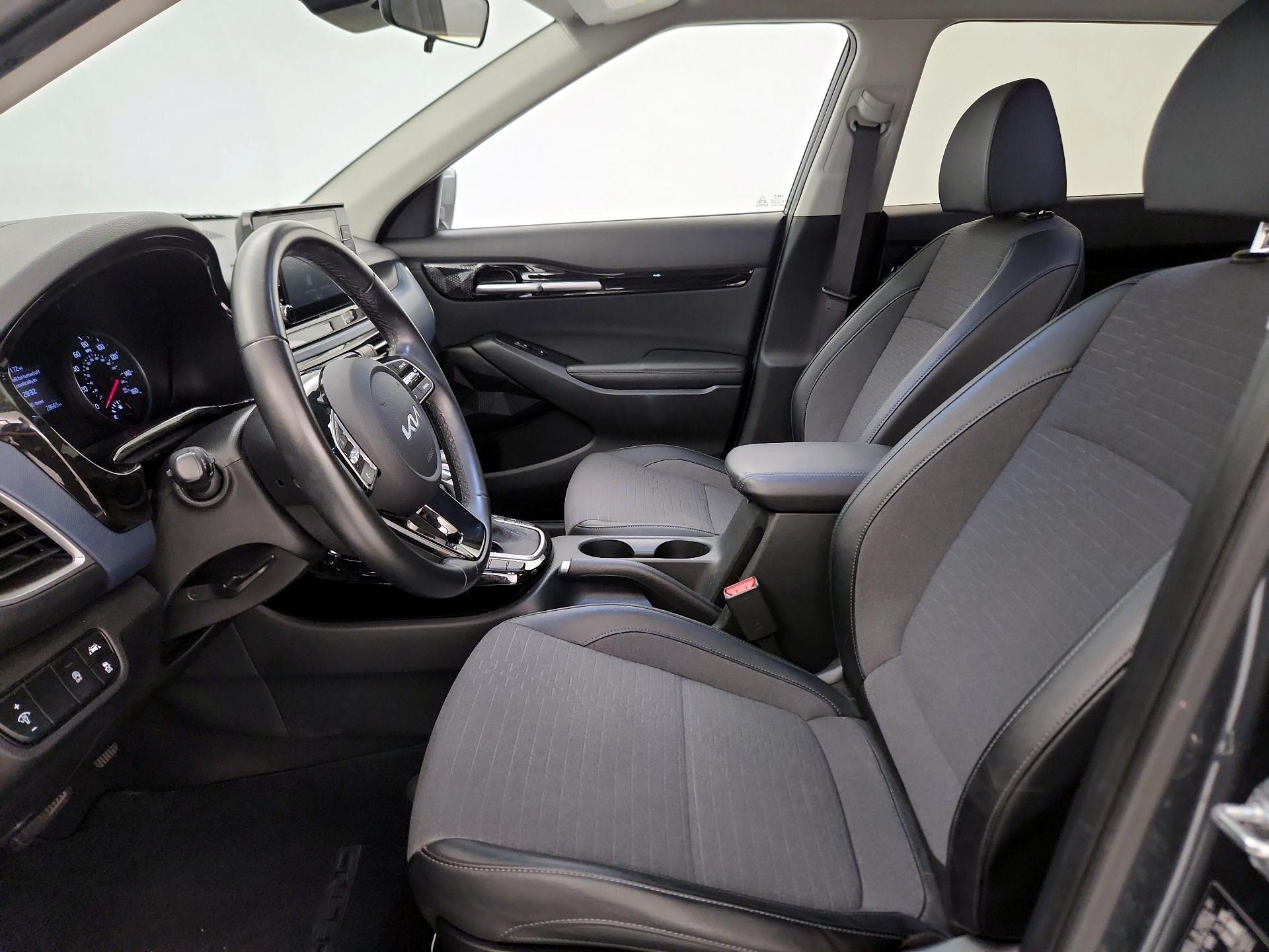 Thumbnail: 2023 Kia Seltos - 11