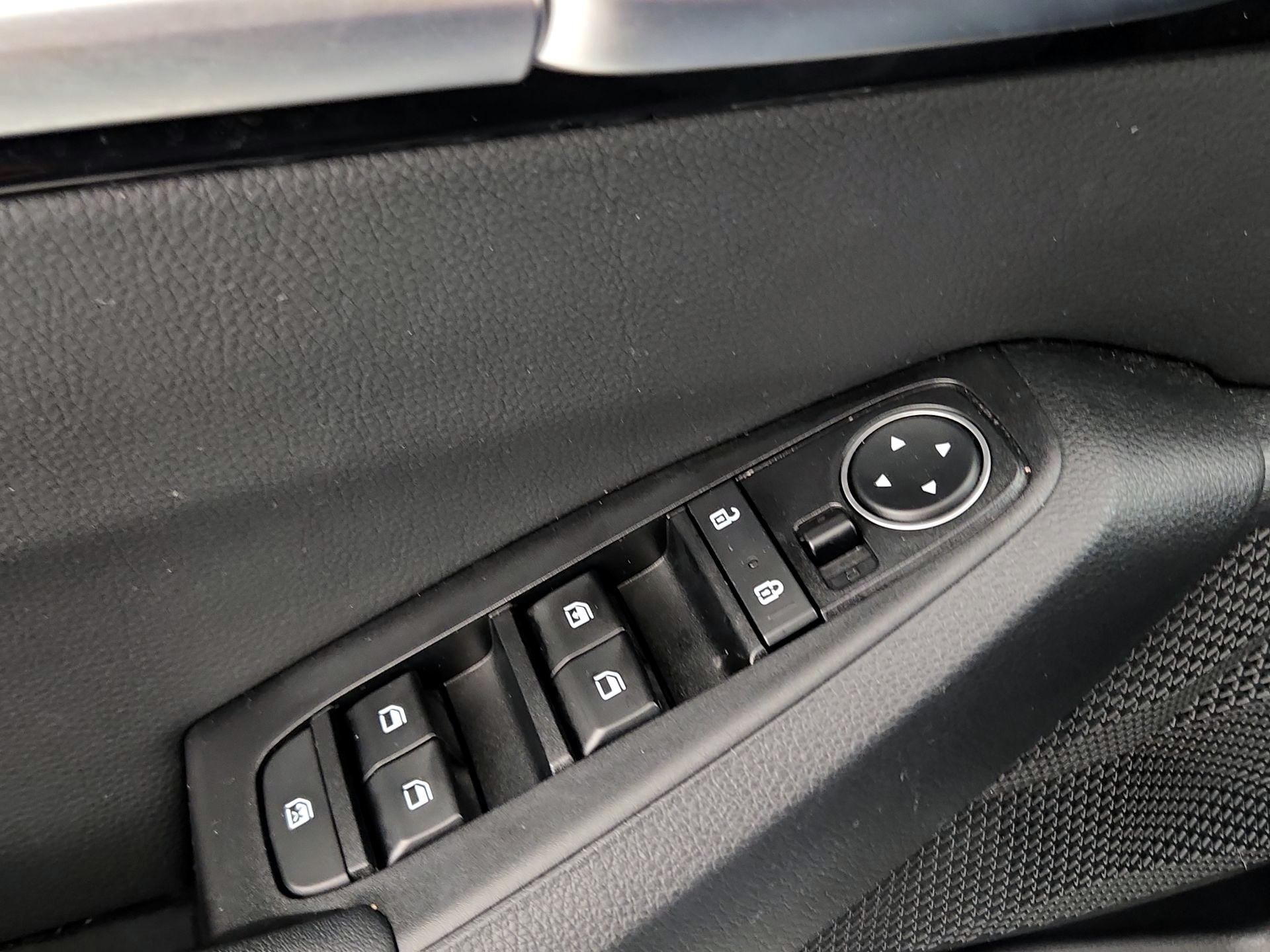 Thumbnail: 2023 Kia Seltos - 12