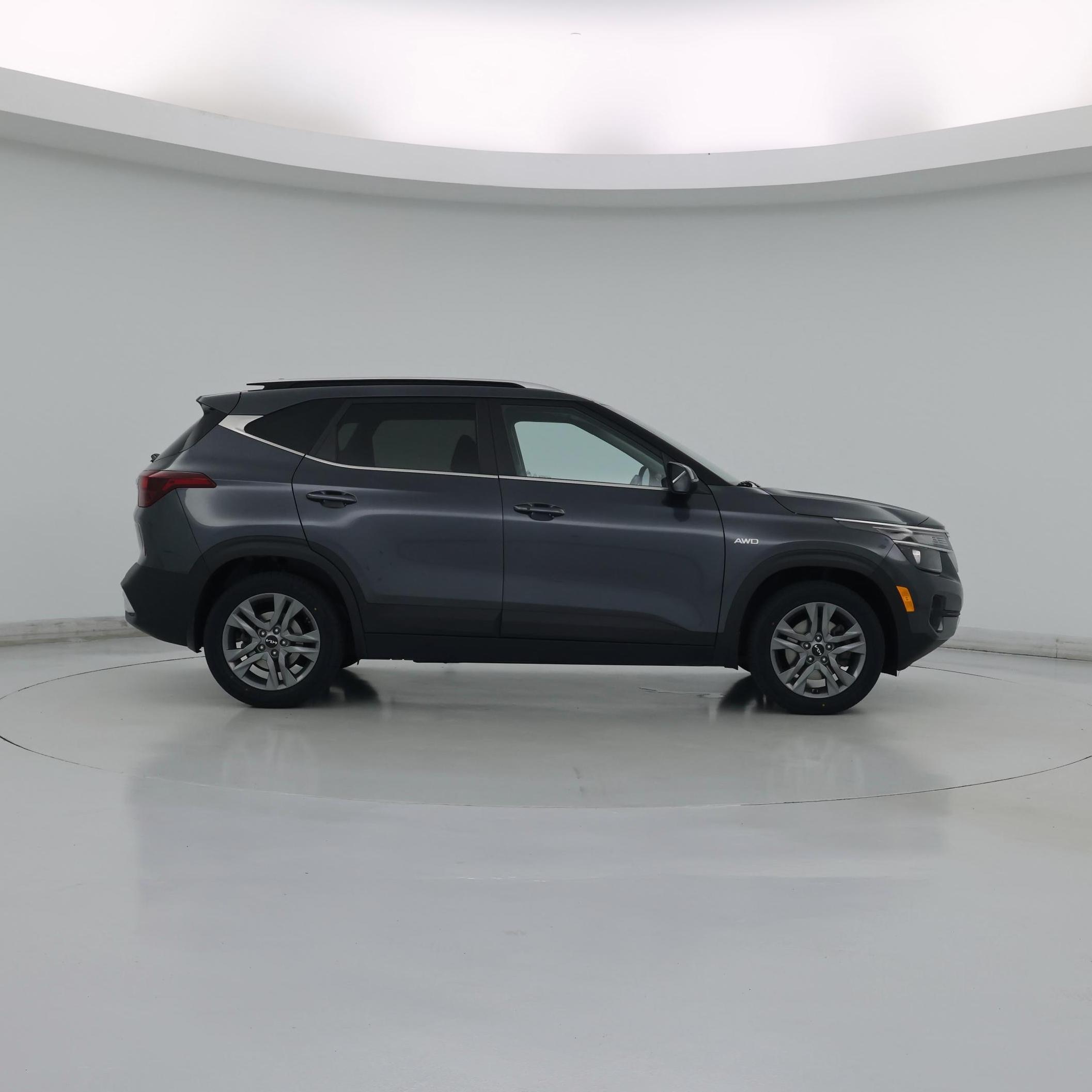 Thumbnail: 2023 Kia Seltos - 7