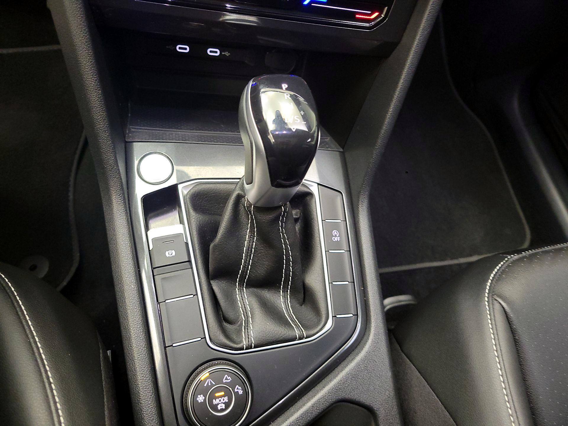 Thumbnail: 2023 Volkswagen Tiguan - 15