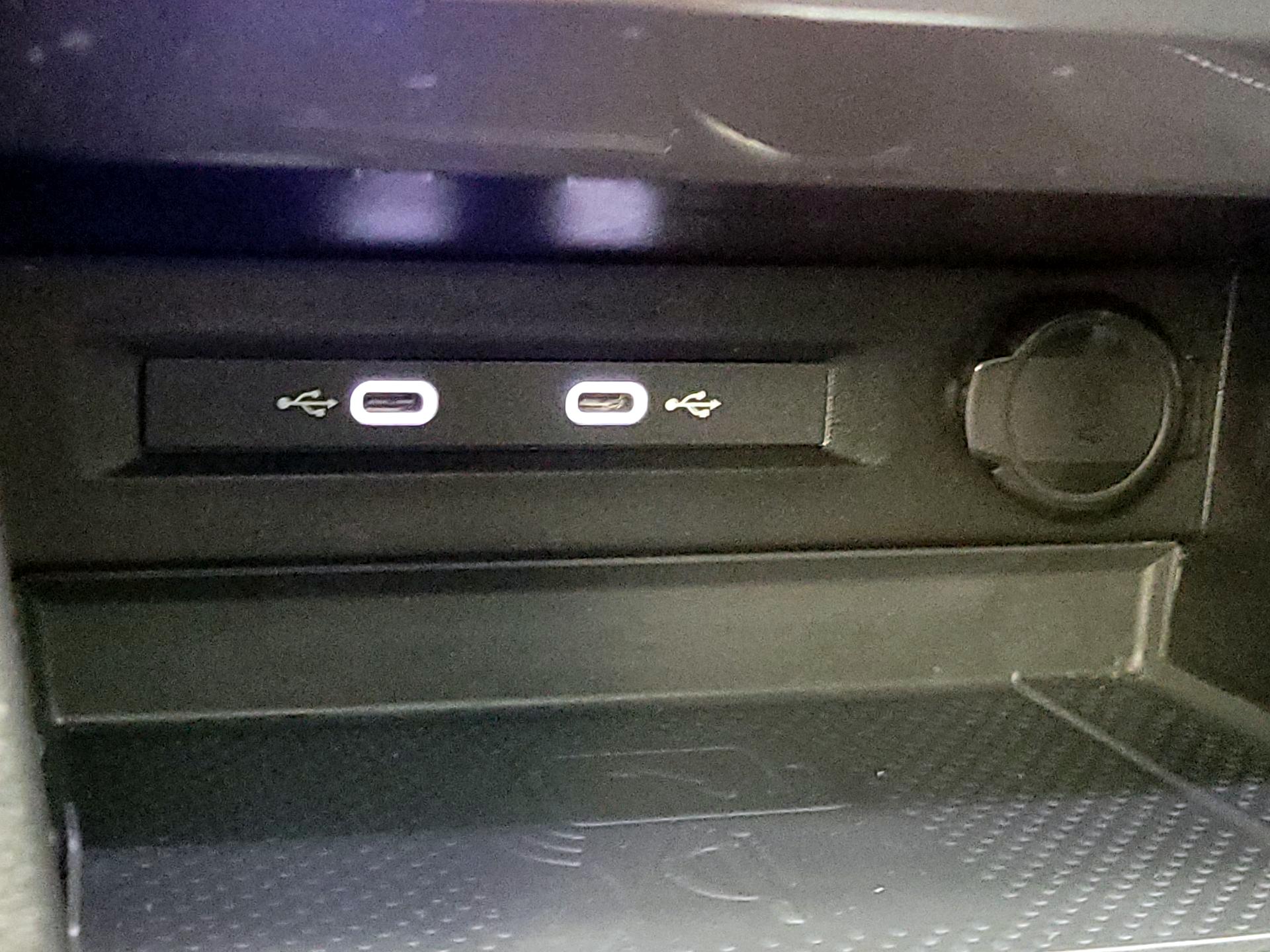 Thumbnail: 2023 Volkswagen Tiguan - 16