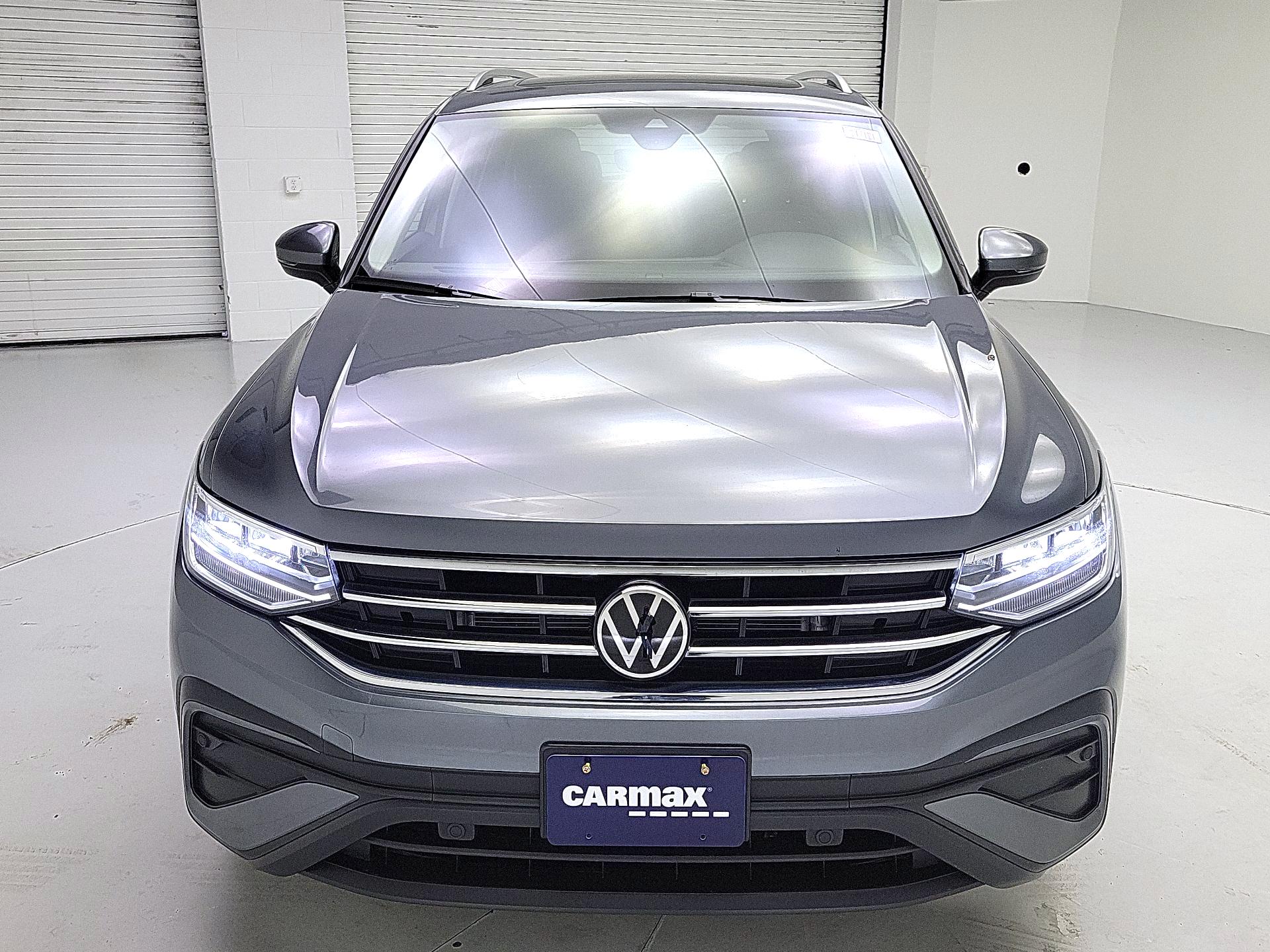 Thumbnail: 2023 Volkswagen Tiguan - 2