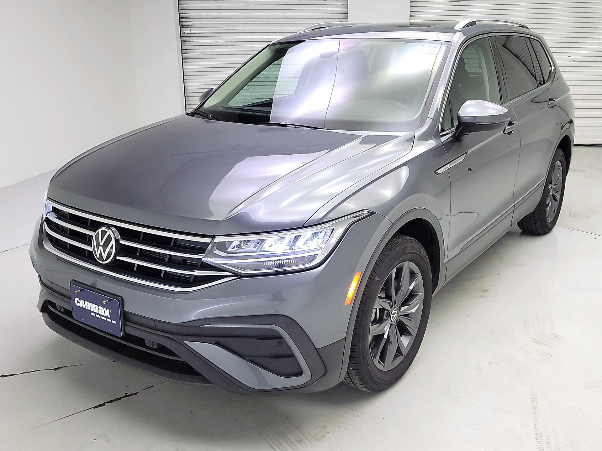 Thumbnail: 2023 Volkswagen Tiguan - 3