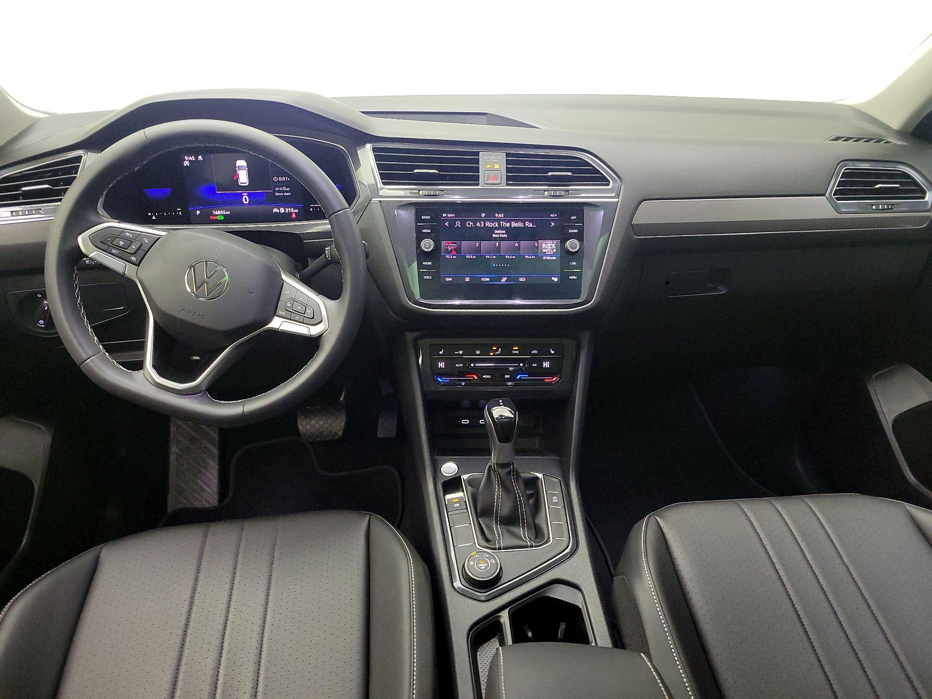 Thumbnail: 2023 Volkswagen Tiguan - 8