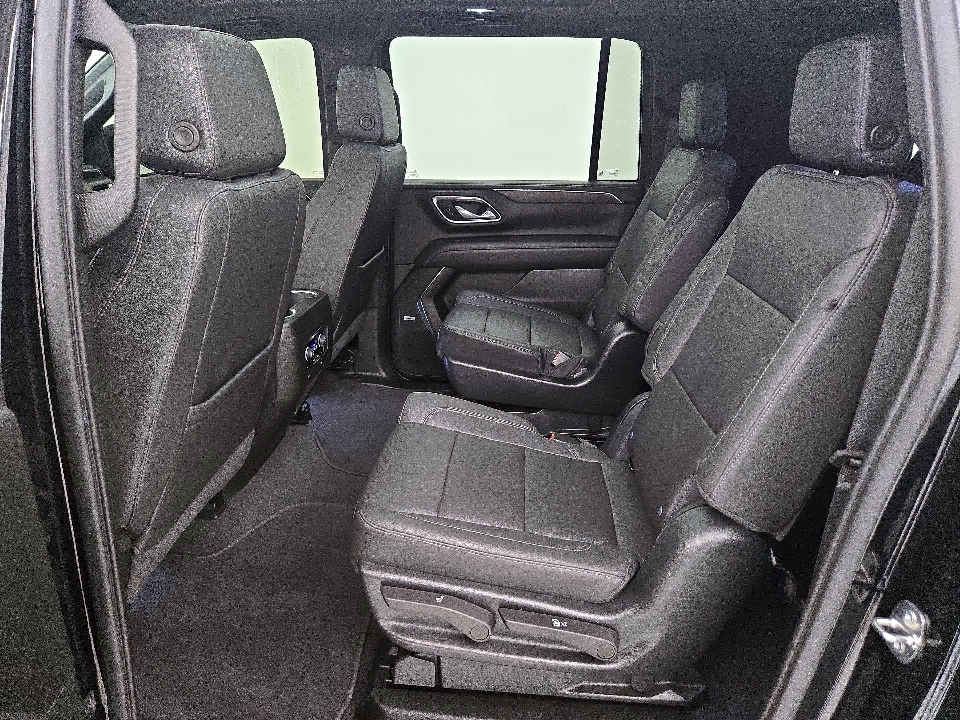 Thumbnail: 2023 Chevrolet Suburban - 20