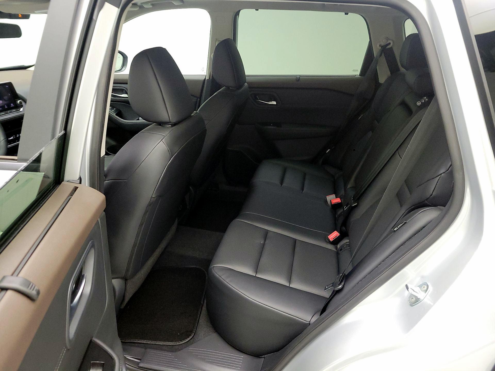 Thumbnail: 2023 Nissan Rogue - 18