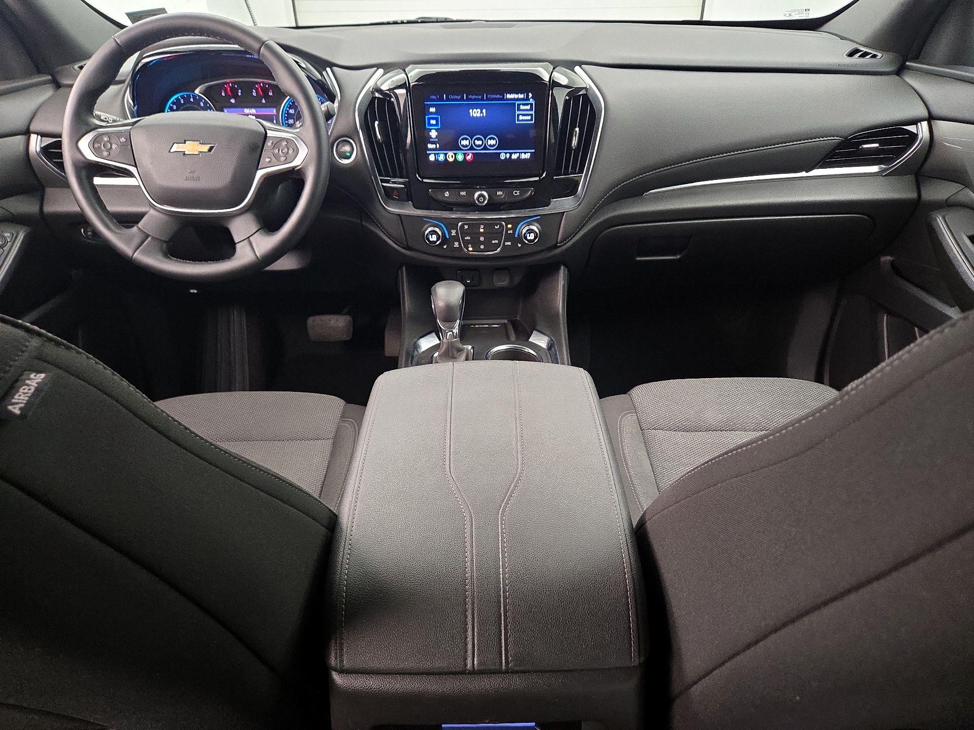 Thumbnail: 2023 Chevrolet Traverse - 9