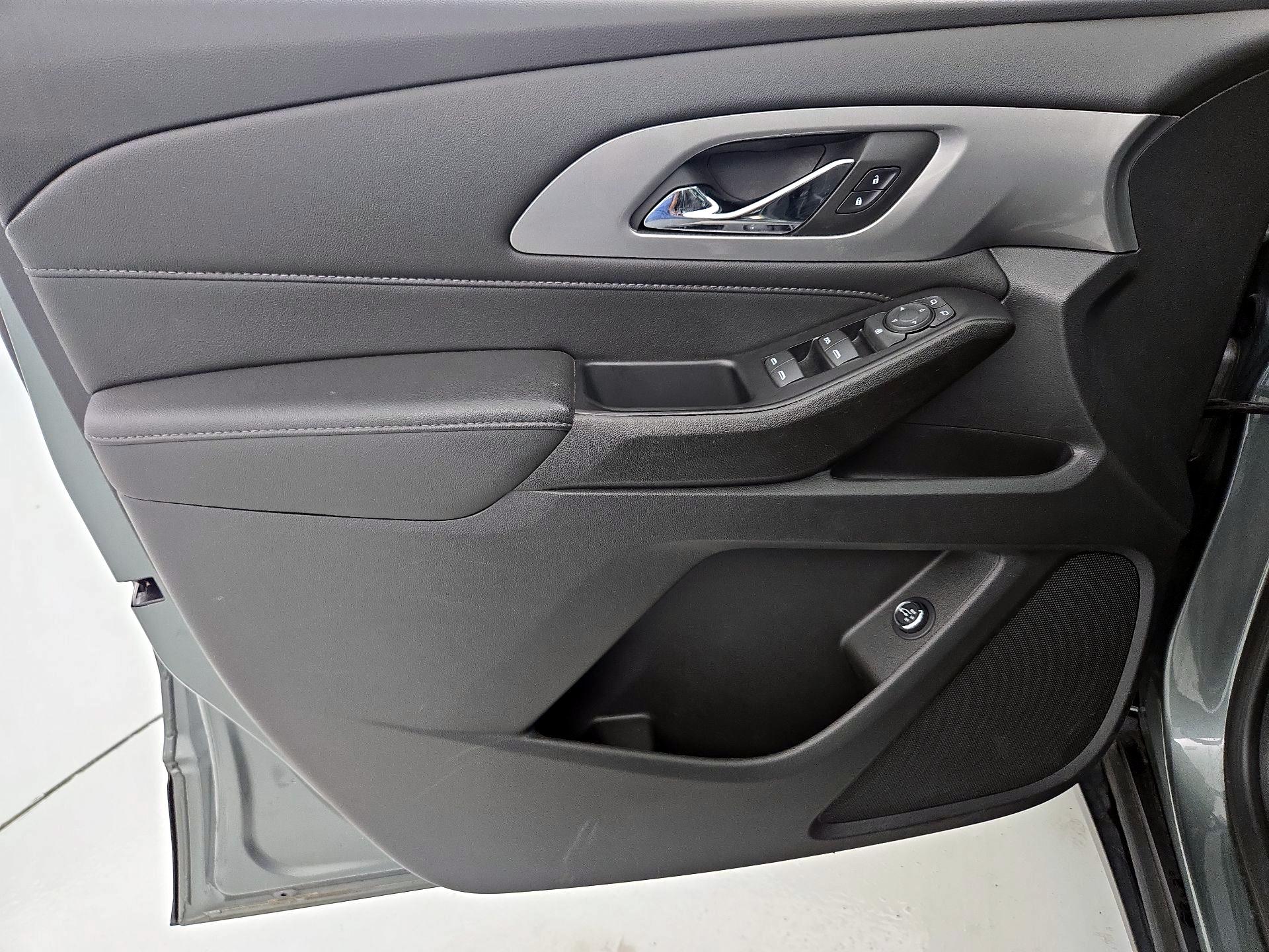 Thumbnail: 2023 Chevrolet Traverse - 12