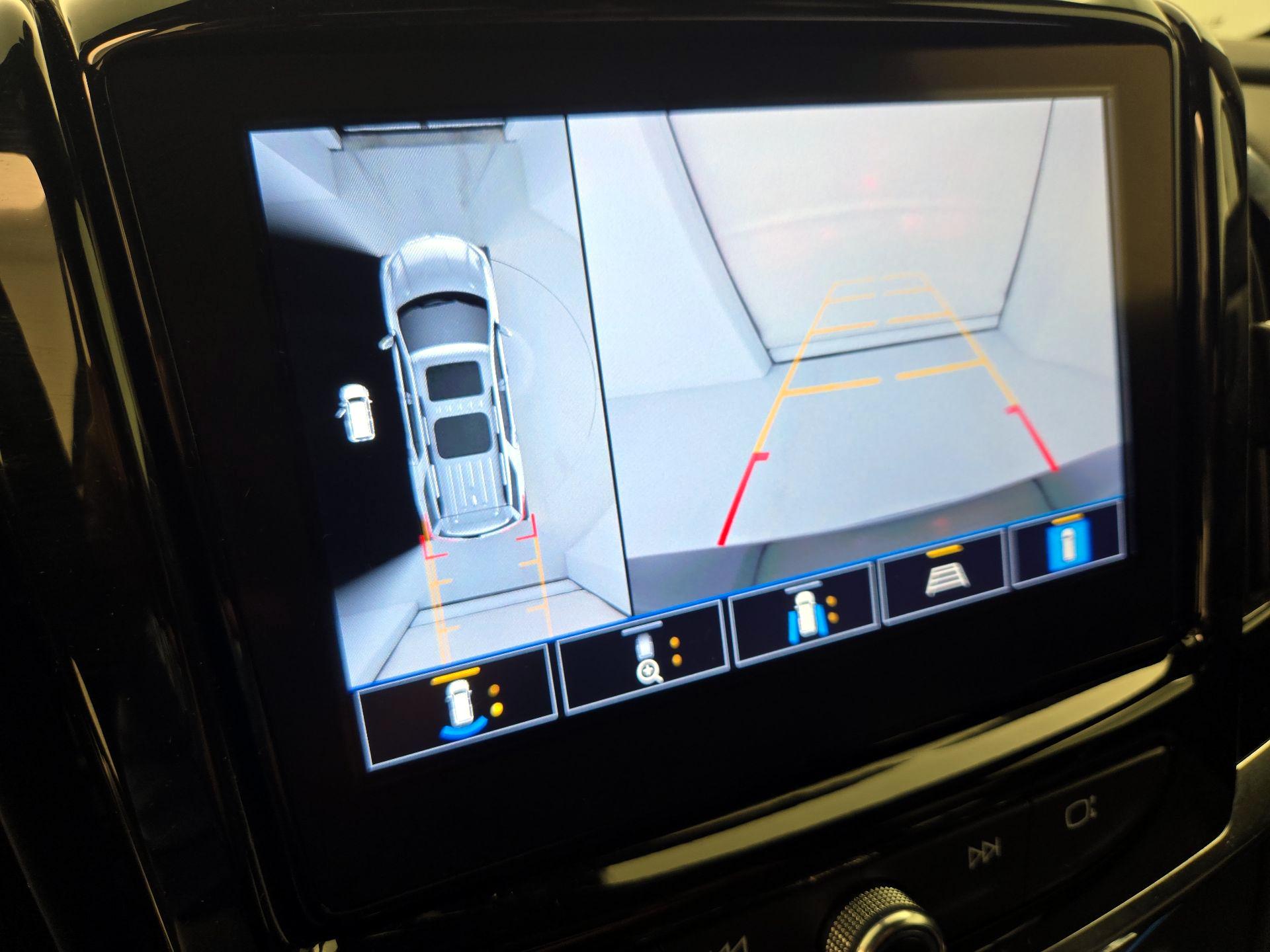 Thumbnail: 2023 Chevrolet Traverse - 14