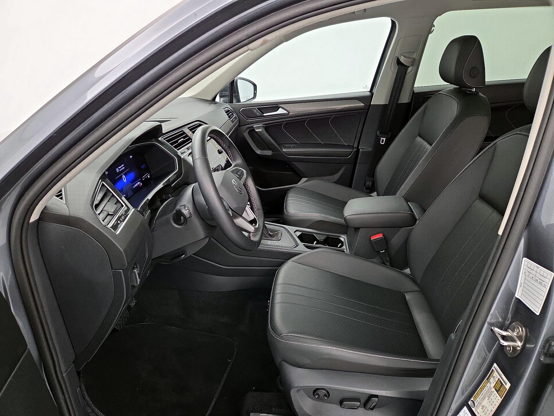 Thumbnail: 2024 Volkswagen Tiguan - 11