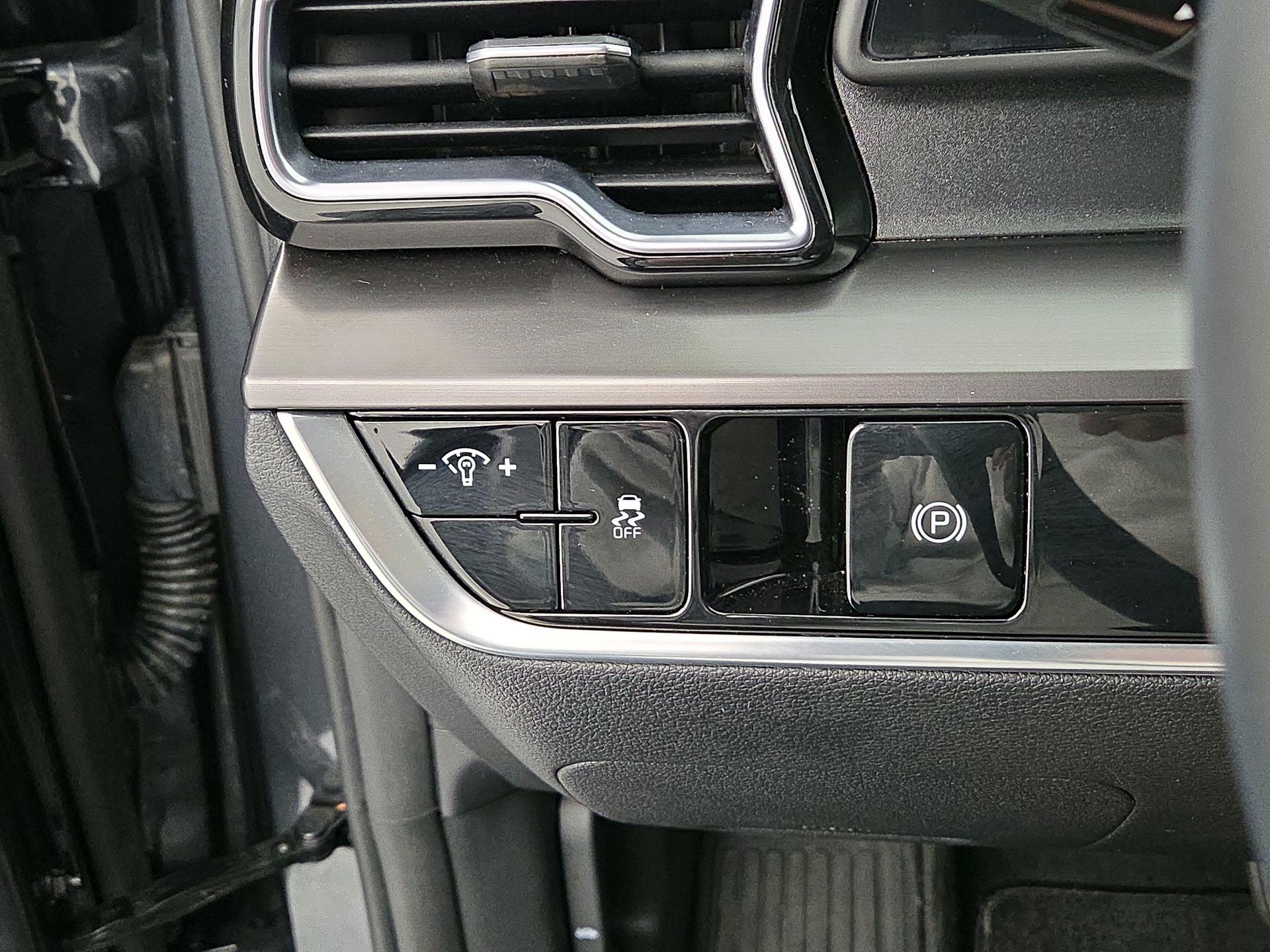 Thumbnail: 2023 Kia Sportage - 13