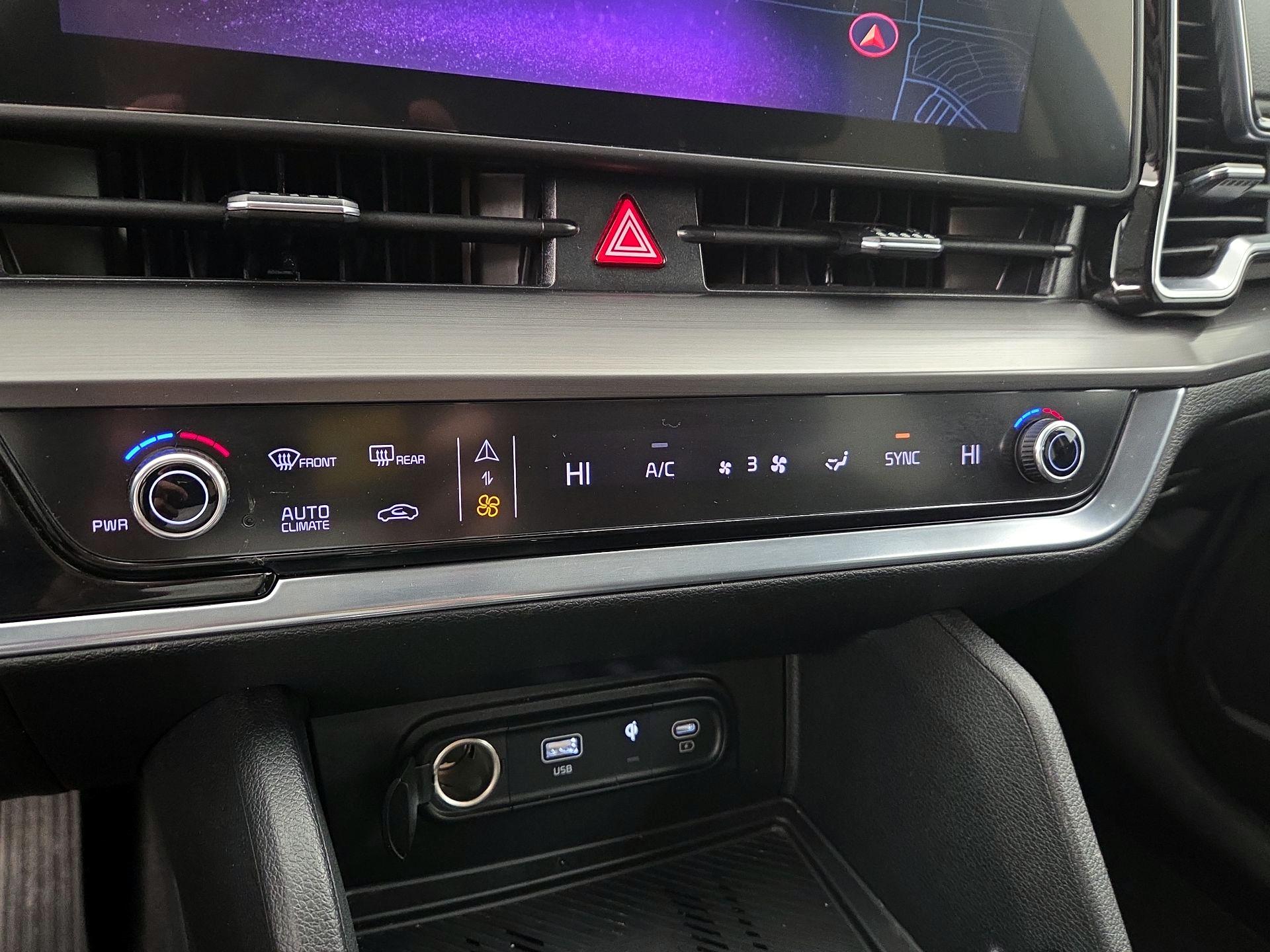 Thumbnail: 2023 Kia Sportage - 17