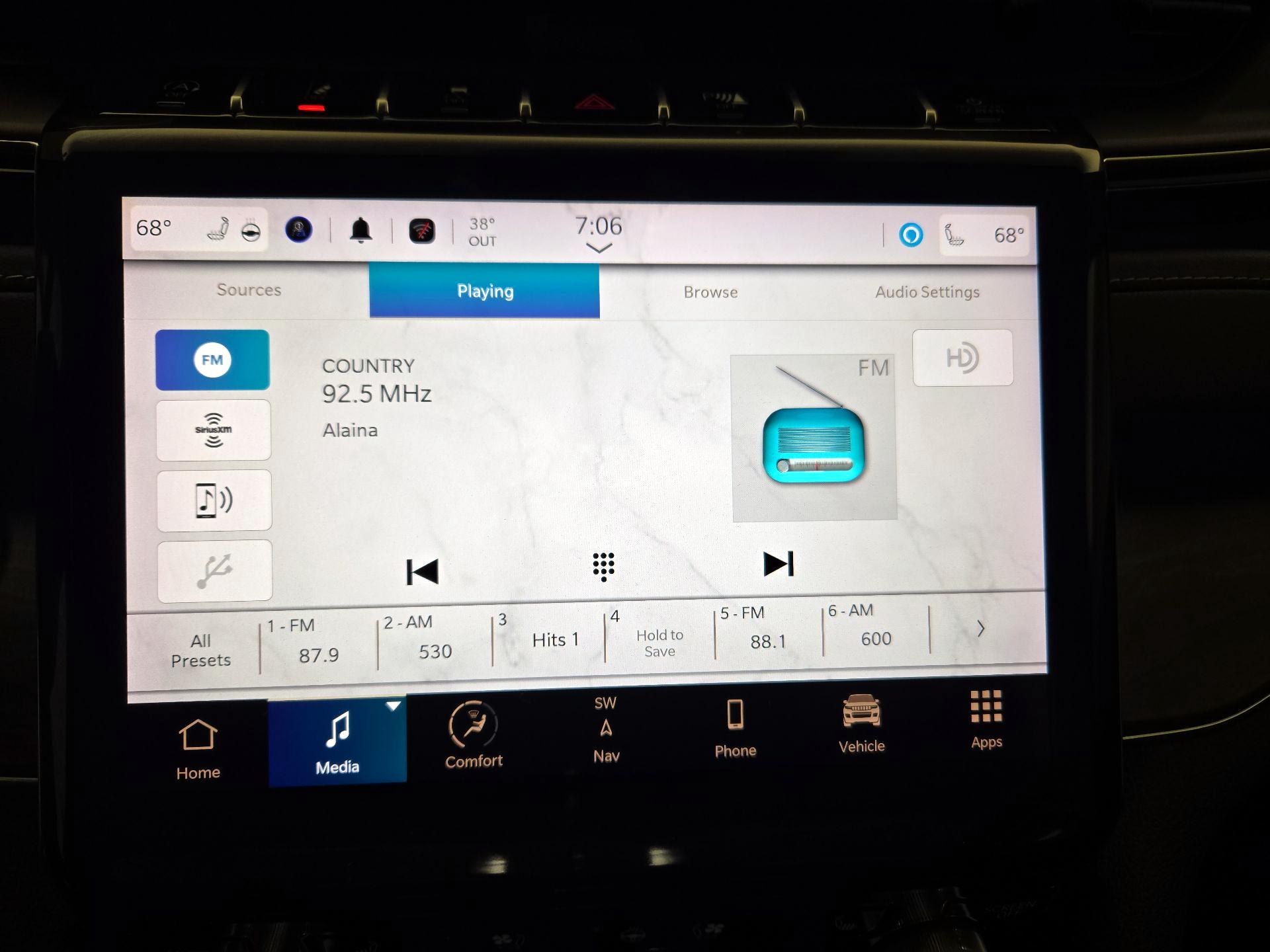 Thumbnail: 2023 Jeep Grand Cherokee - 15