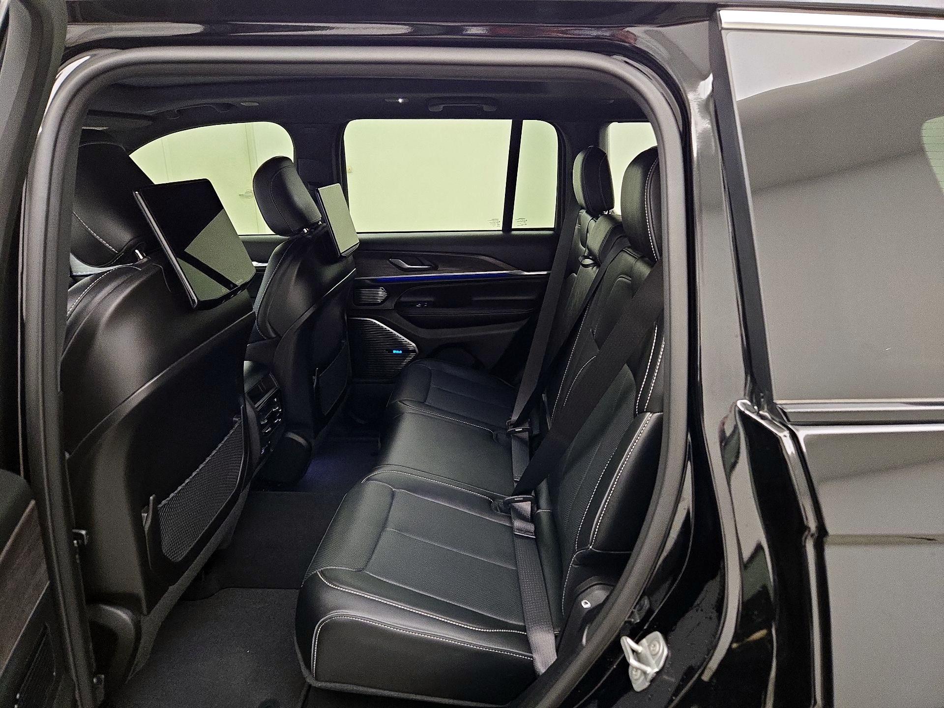 Thumbnail: 2023 Jeep Grand Cherokee - 19