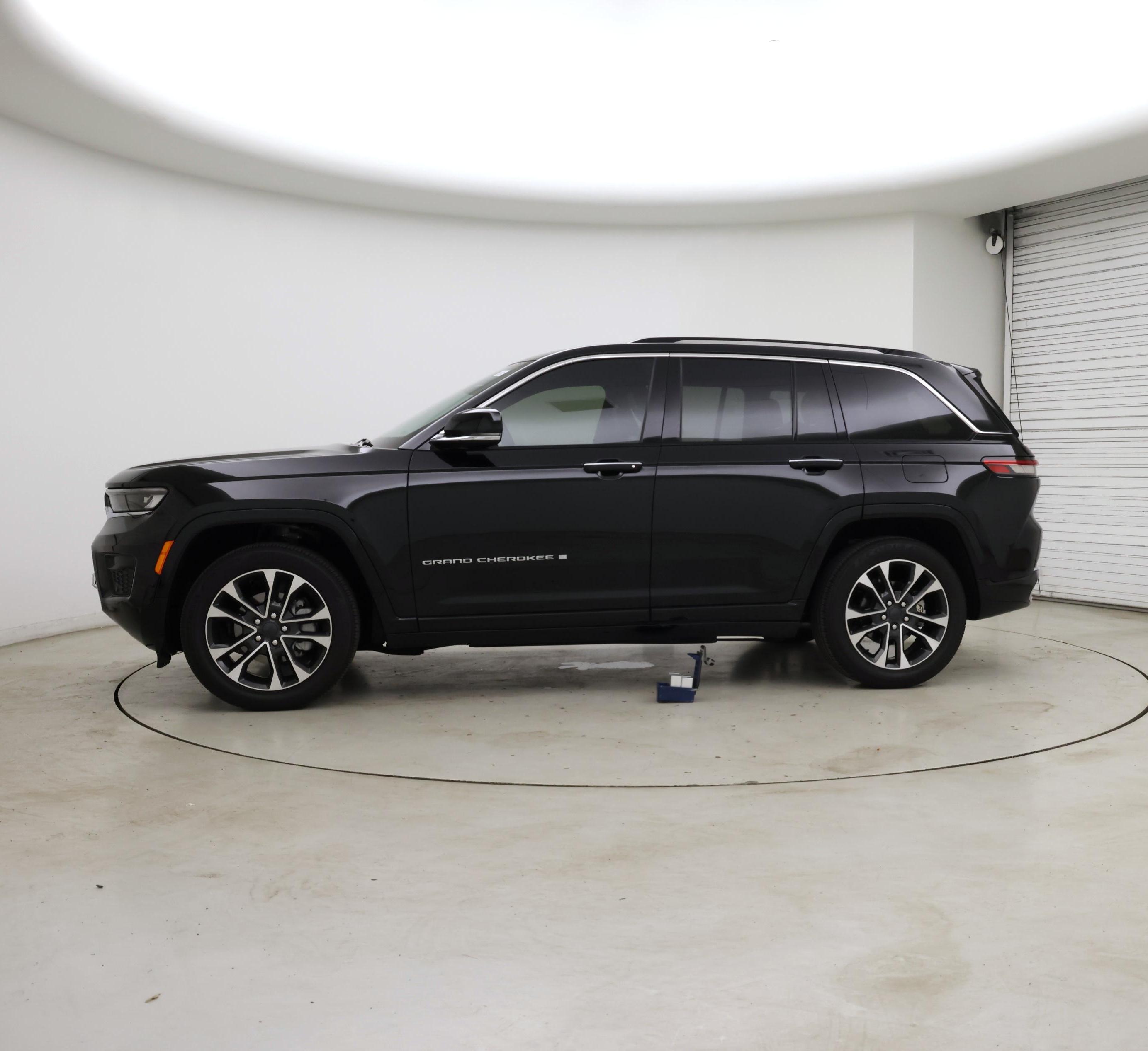 Thumbnail: 2023 Jeep Grand Cherokee - 3