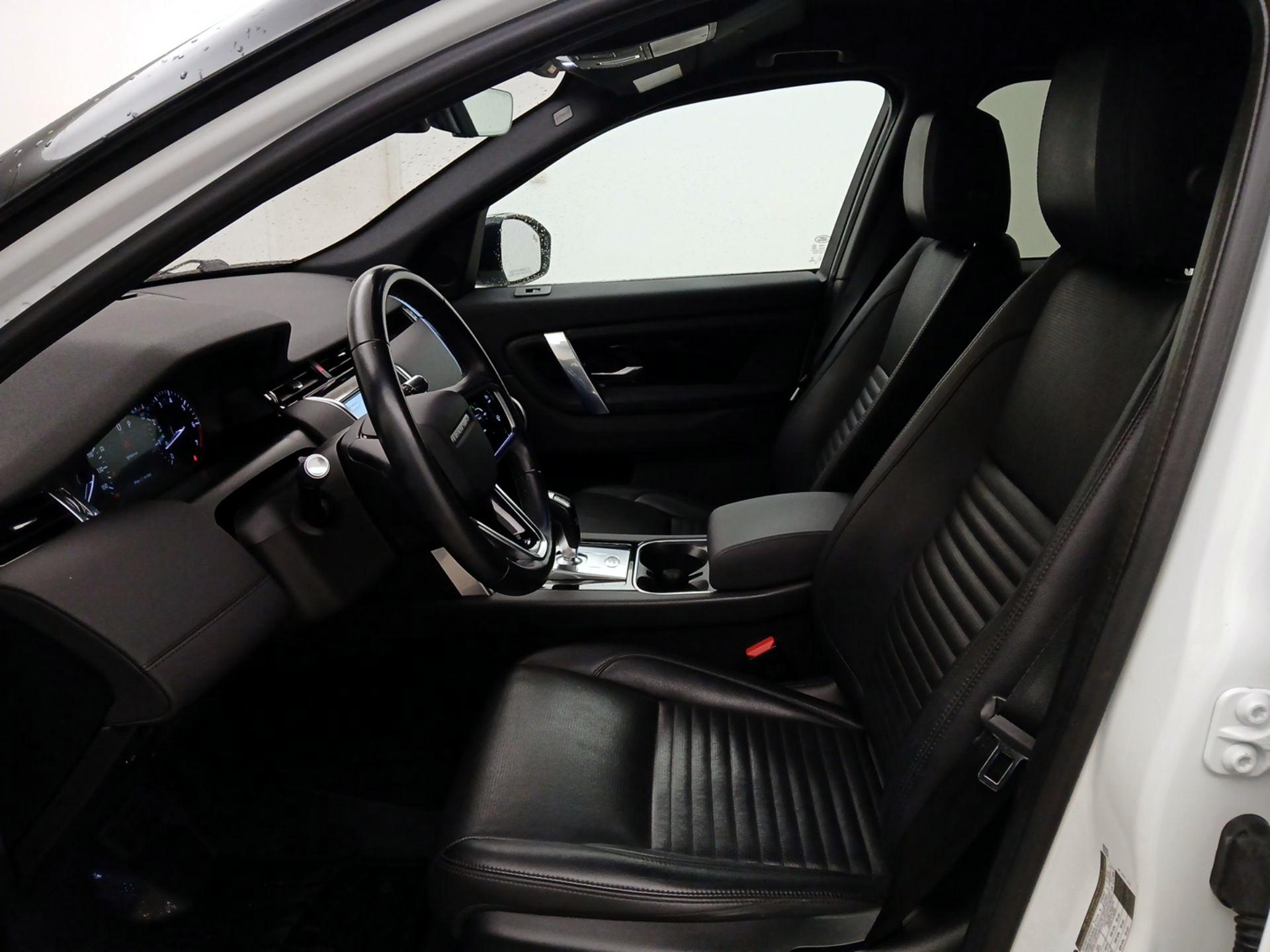 Thumbnail: 2021 Land Rover Discovery Sport - 11