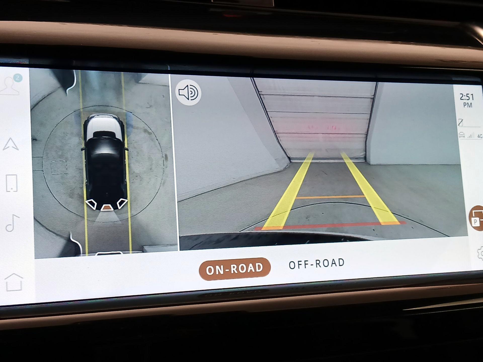 Thumbnail: 2021 Land Rover Discovery Sport - 14