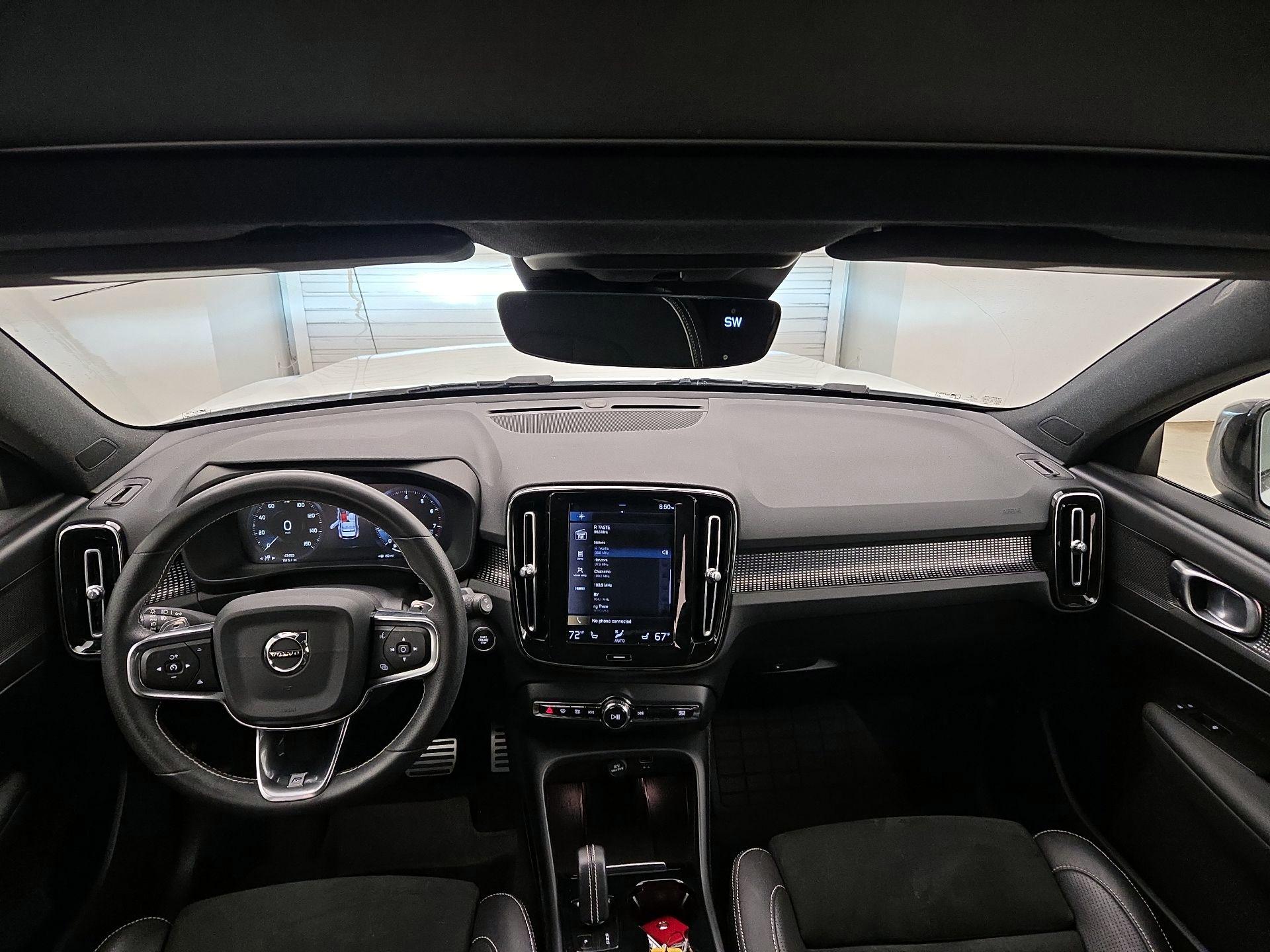 Thumbnail: 2019 Volvo XC40 - 9