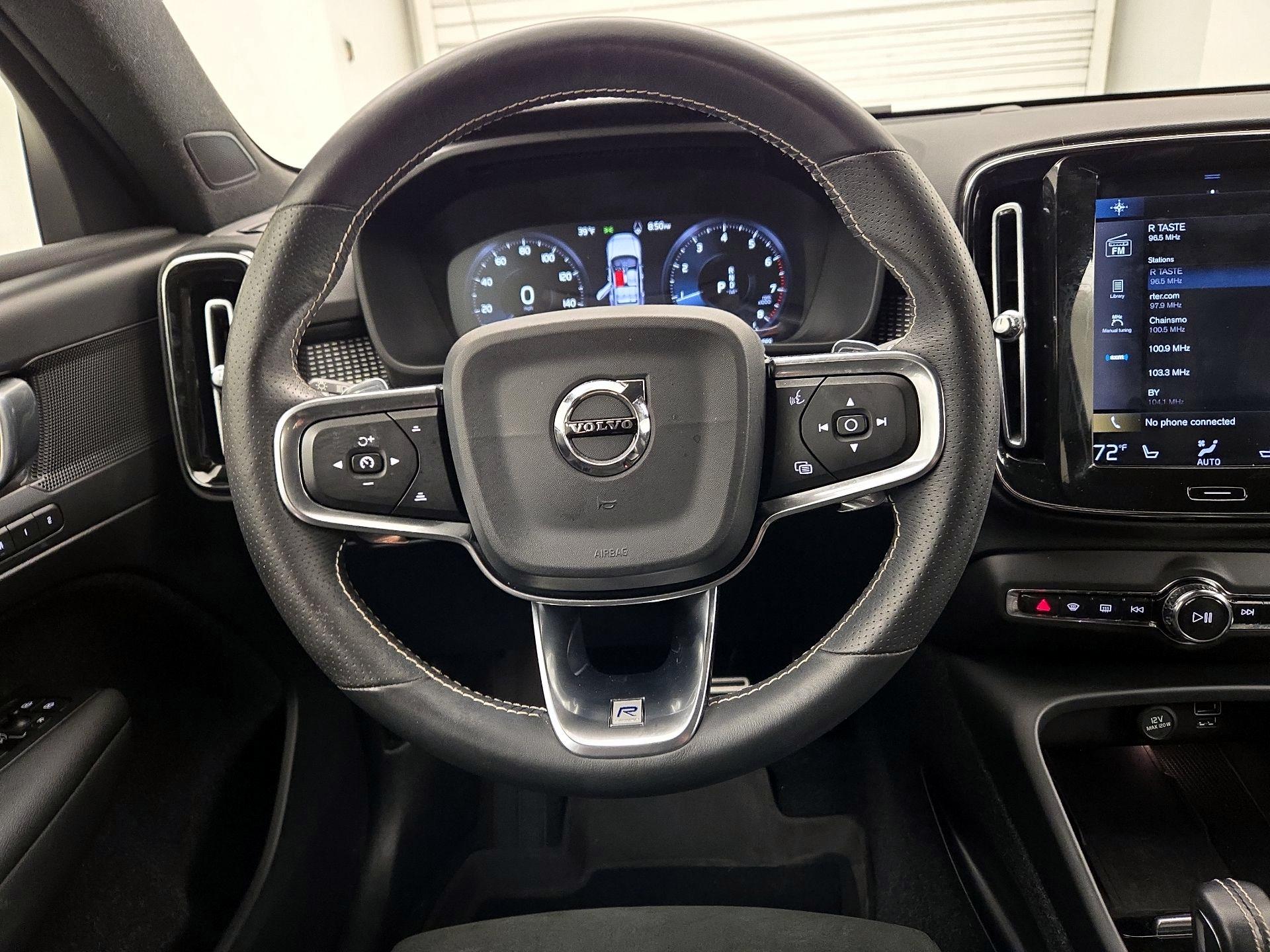 Thumbnail: 2019 Volvo XC40 - 10