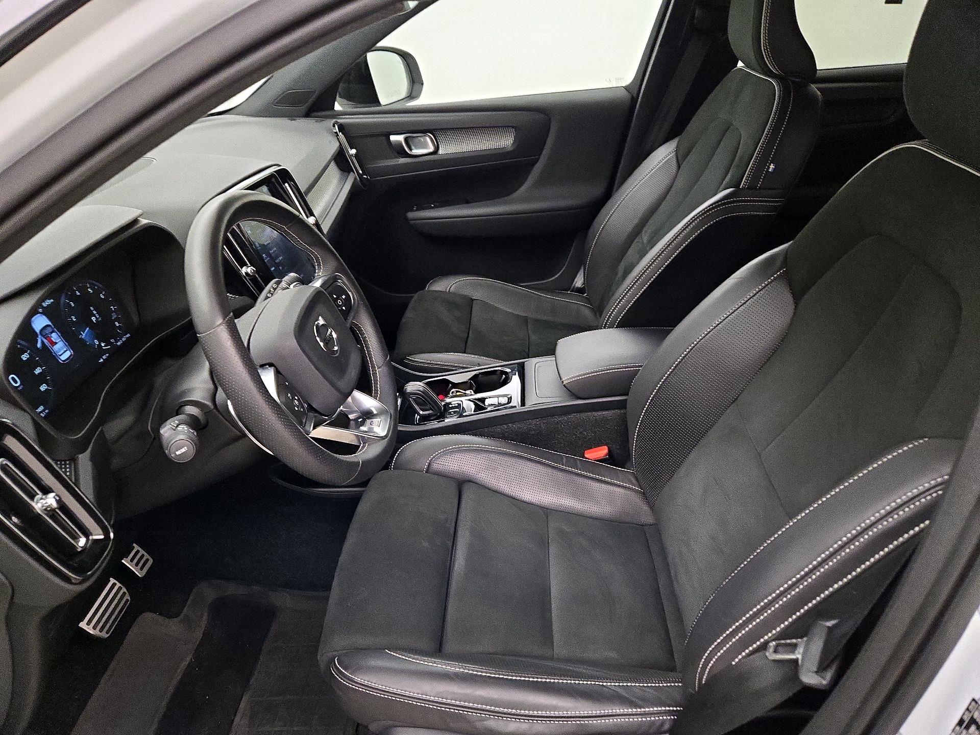 Thumbnail: 2019 Volvo XC40 - 11