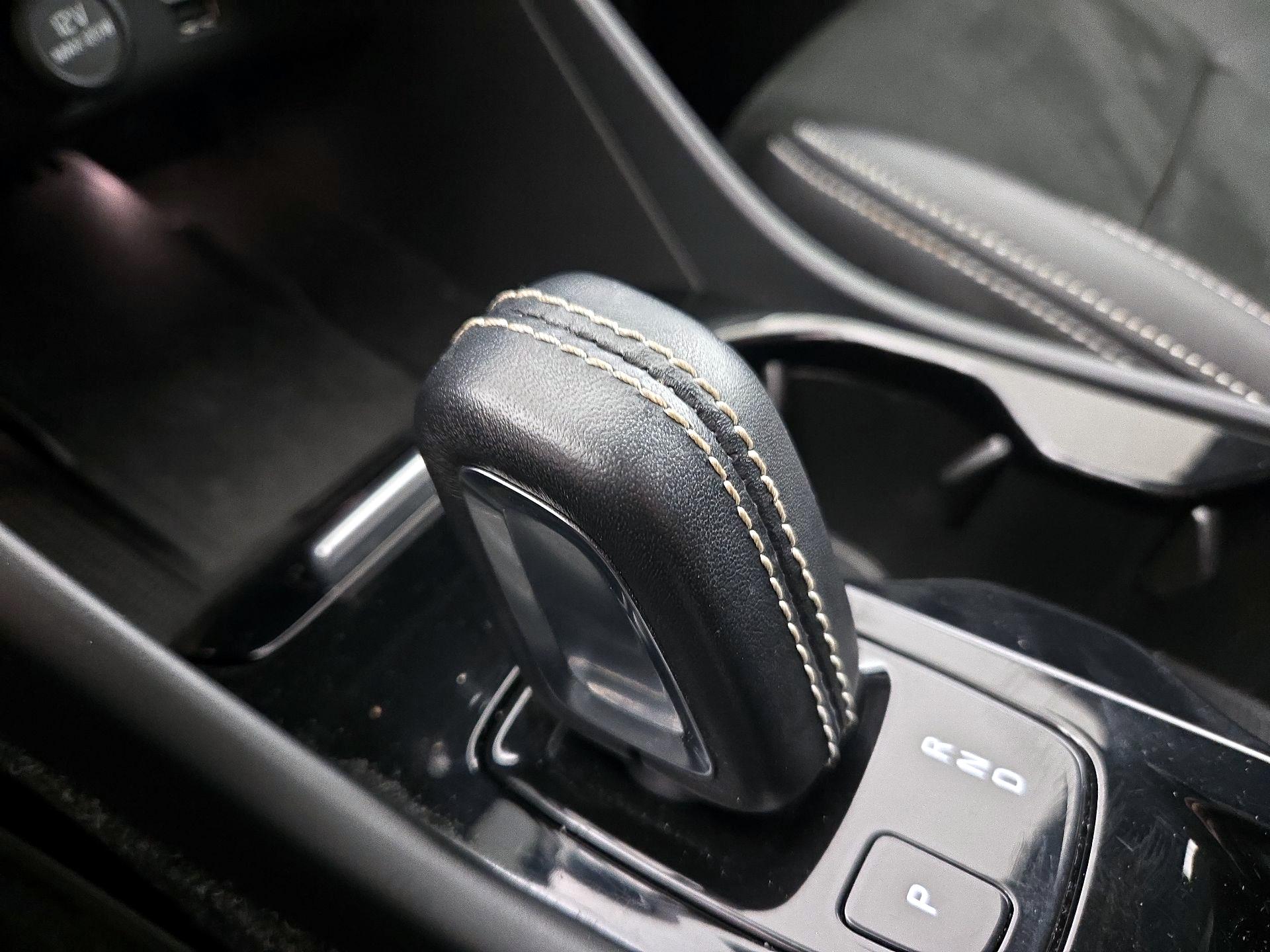 Thumbnail: 2019 Volvo XC40 - 16