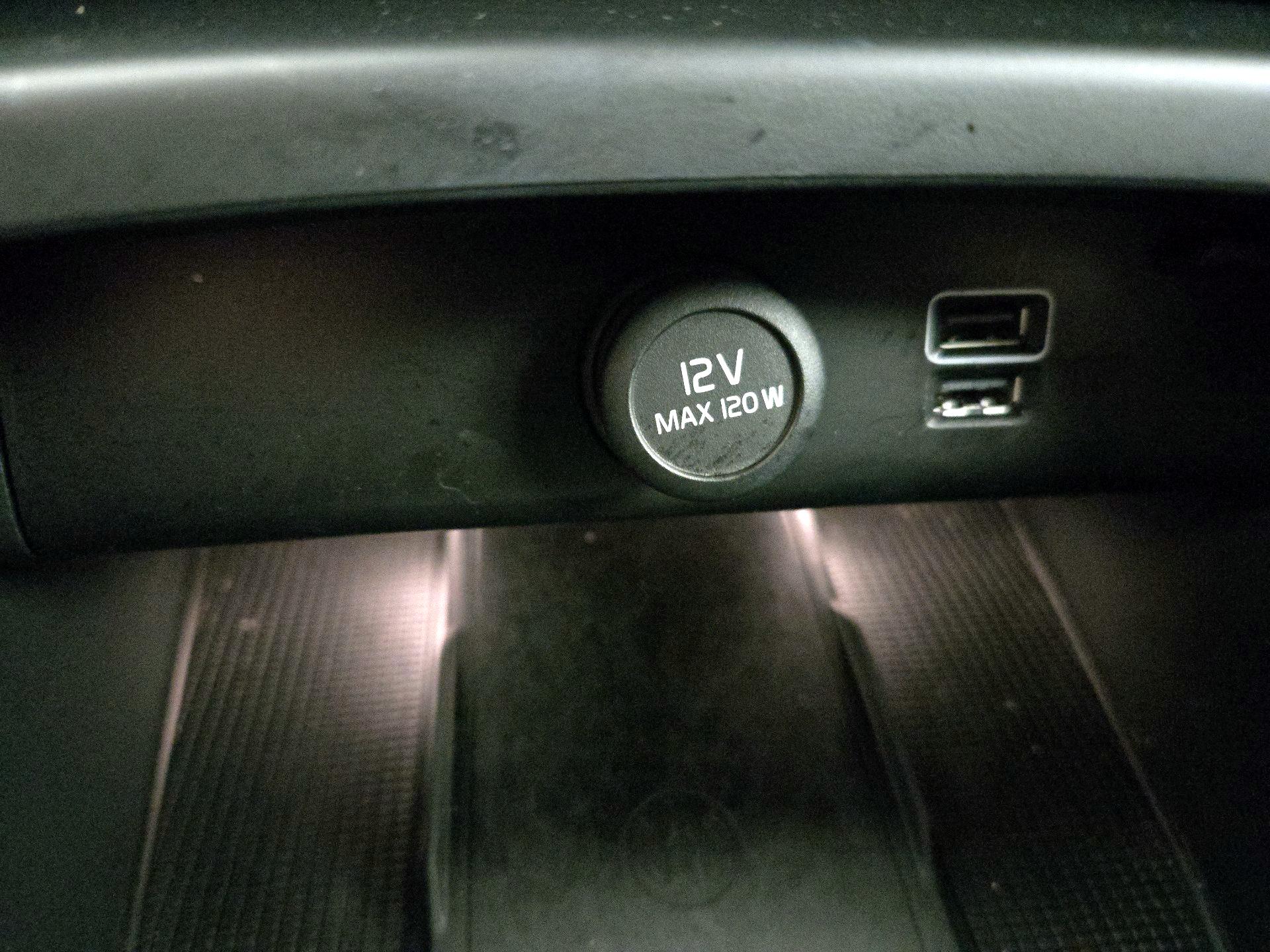 Thumbnail: 2019 Volvo XC40 - 17