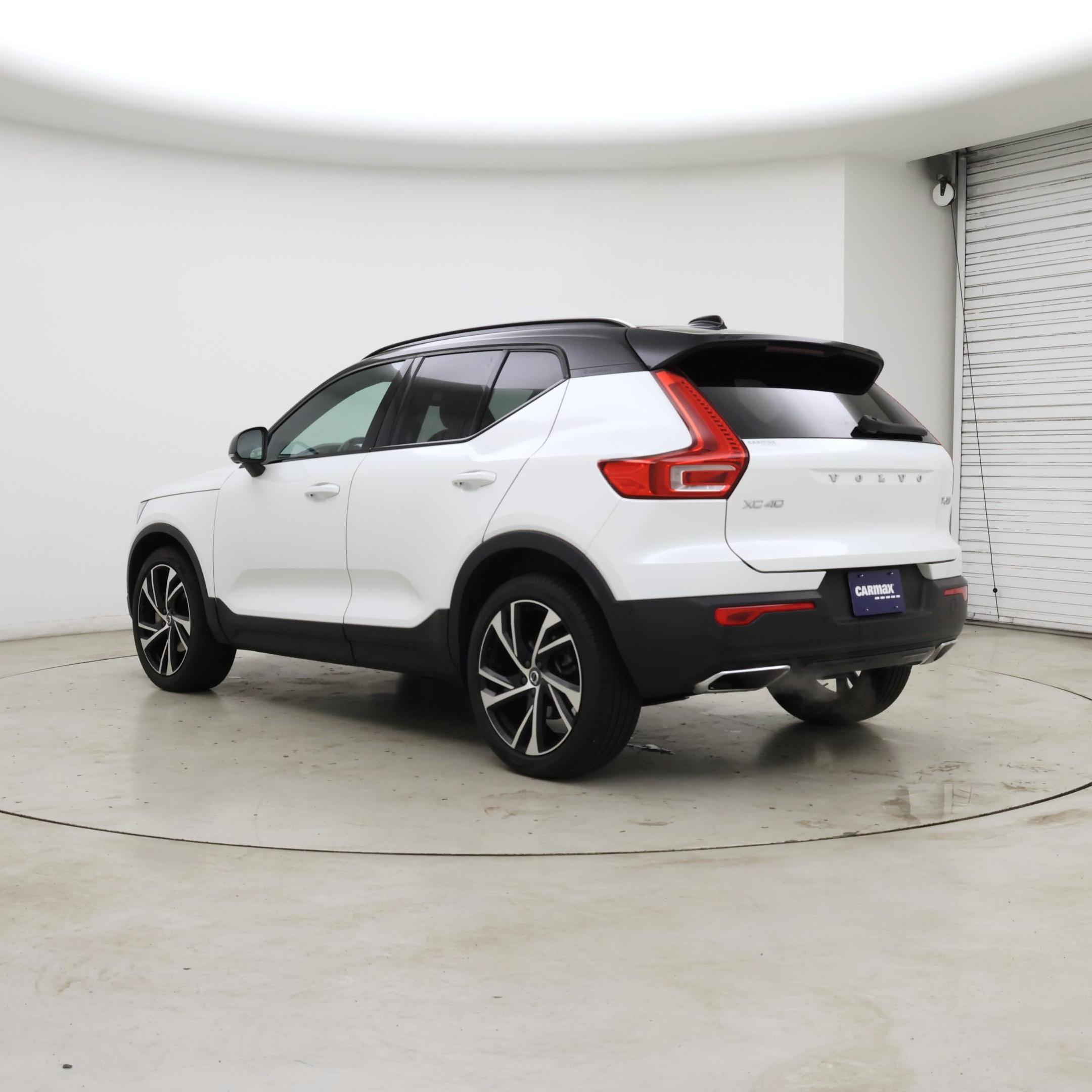Thumbnail: 2019 Volvo XC40 - 2