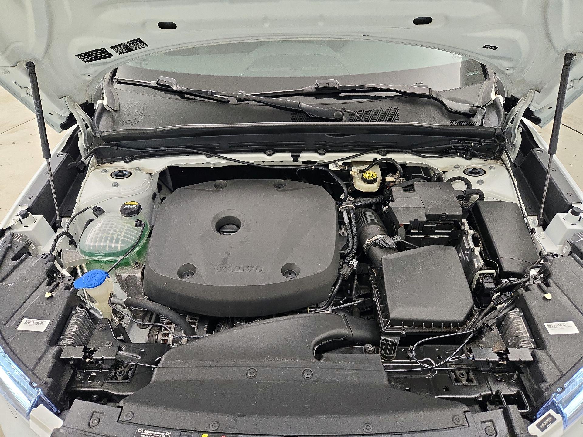 Thumbnail: 2019 Volvo XC40 - 20