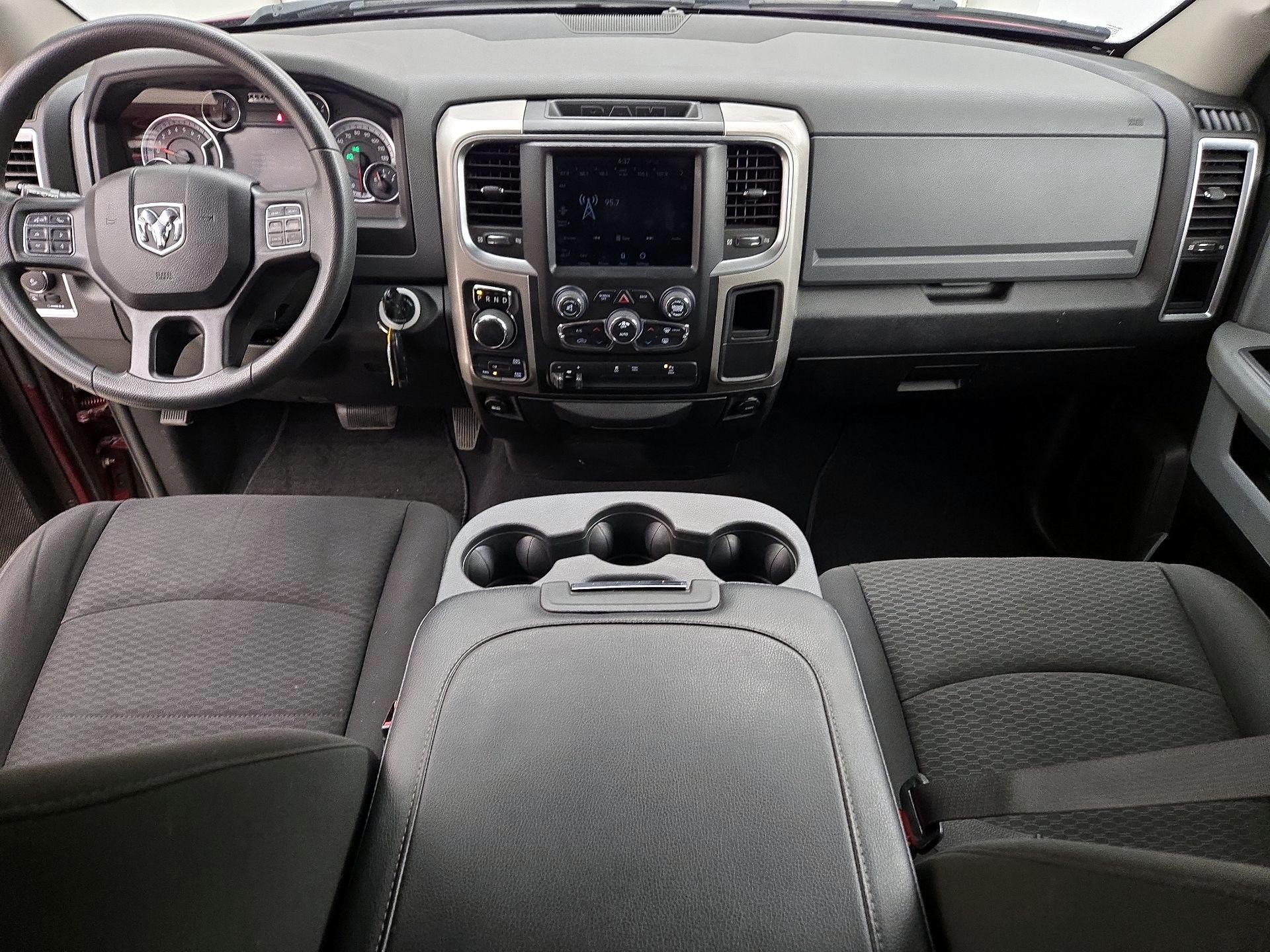 Thumbnail: 2020 RAM 1500 Classic - 9