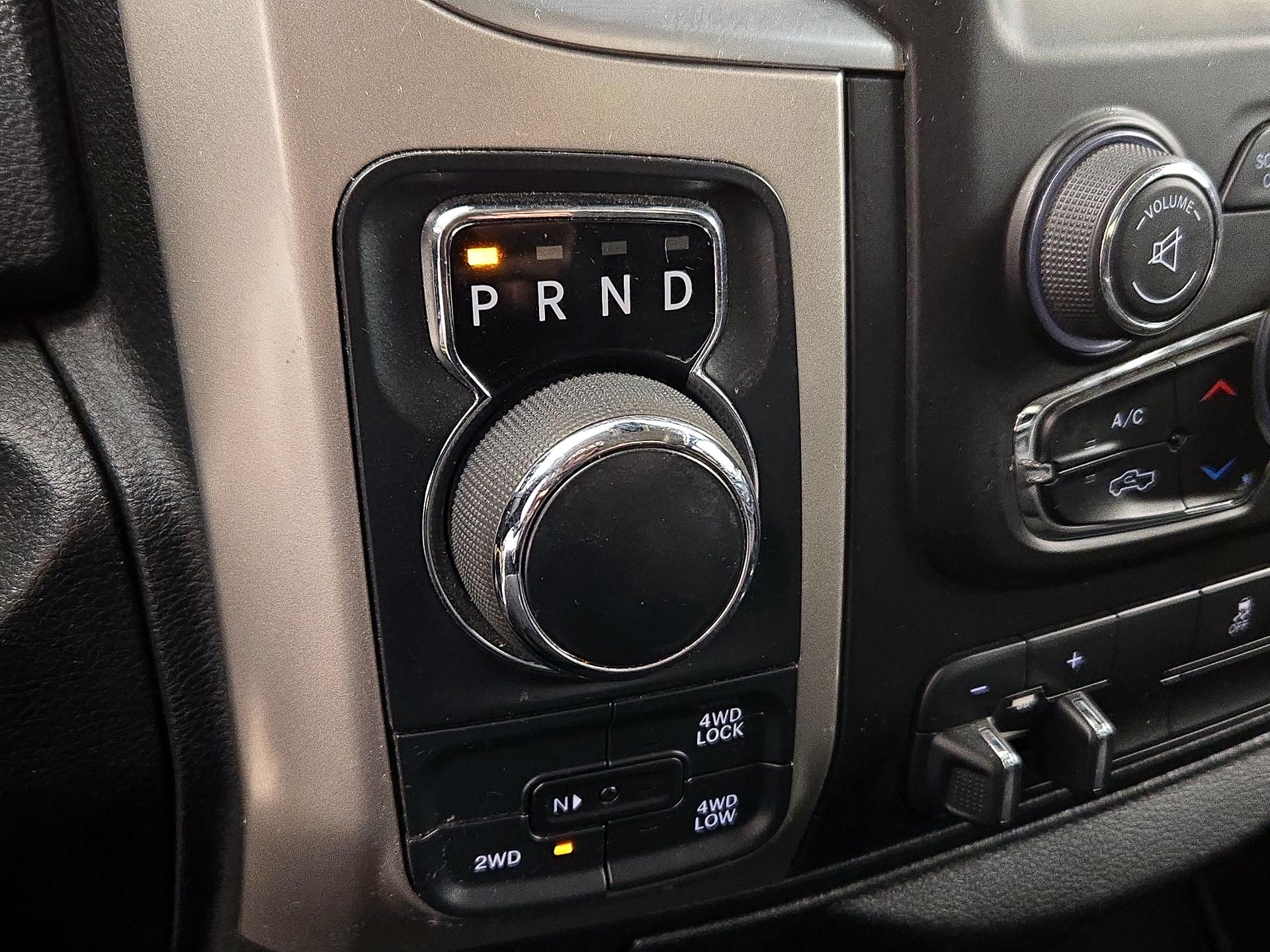 Thumbnail: 2020 RAM 1500 Classic - 17