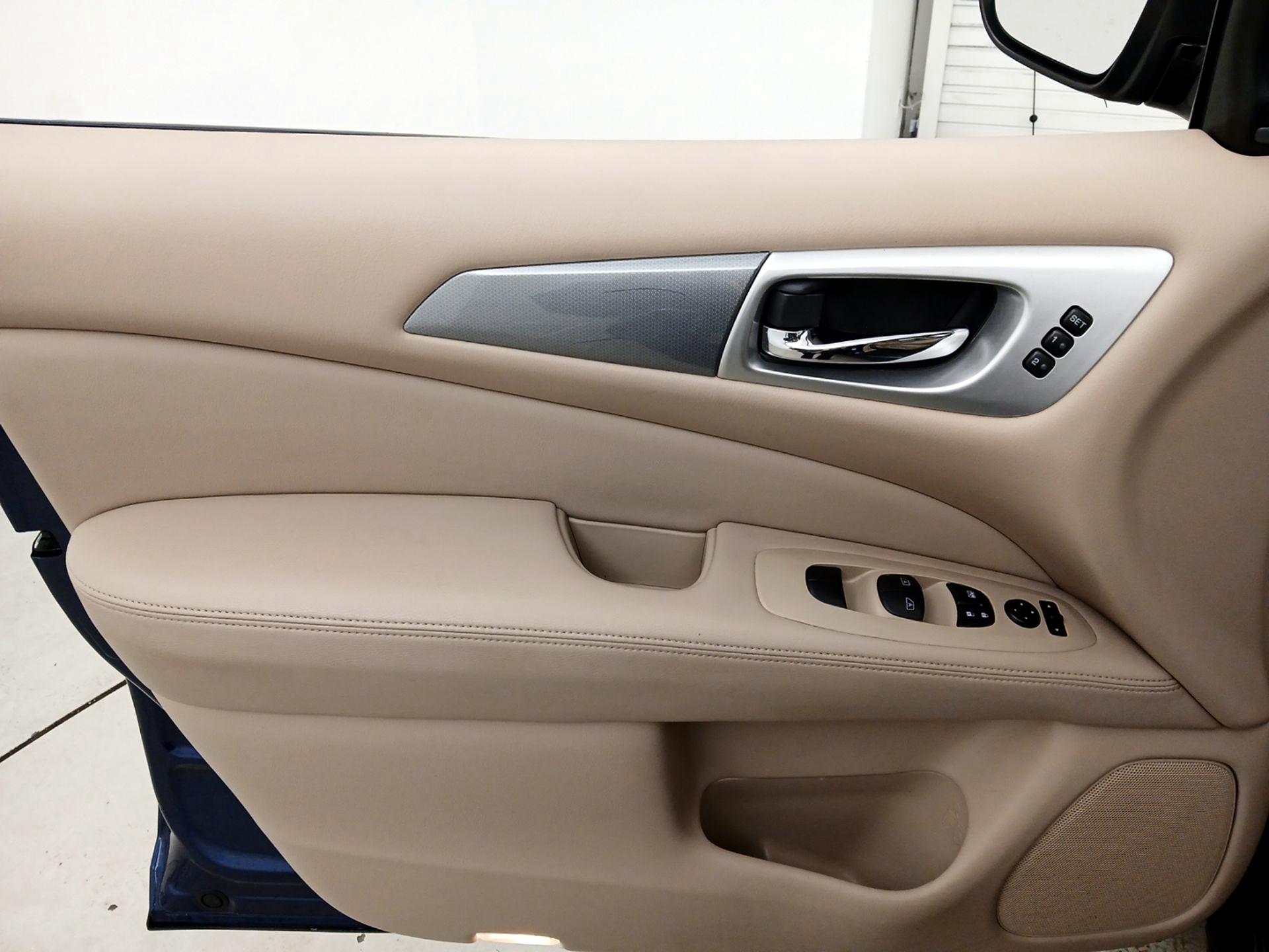 Thumbnail: 2020 Nissan Pathfinder - 12