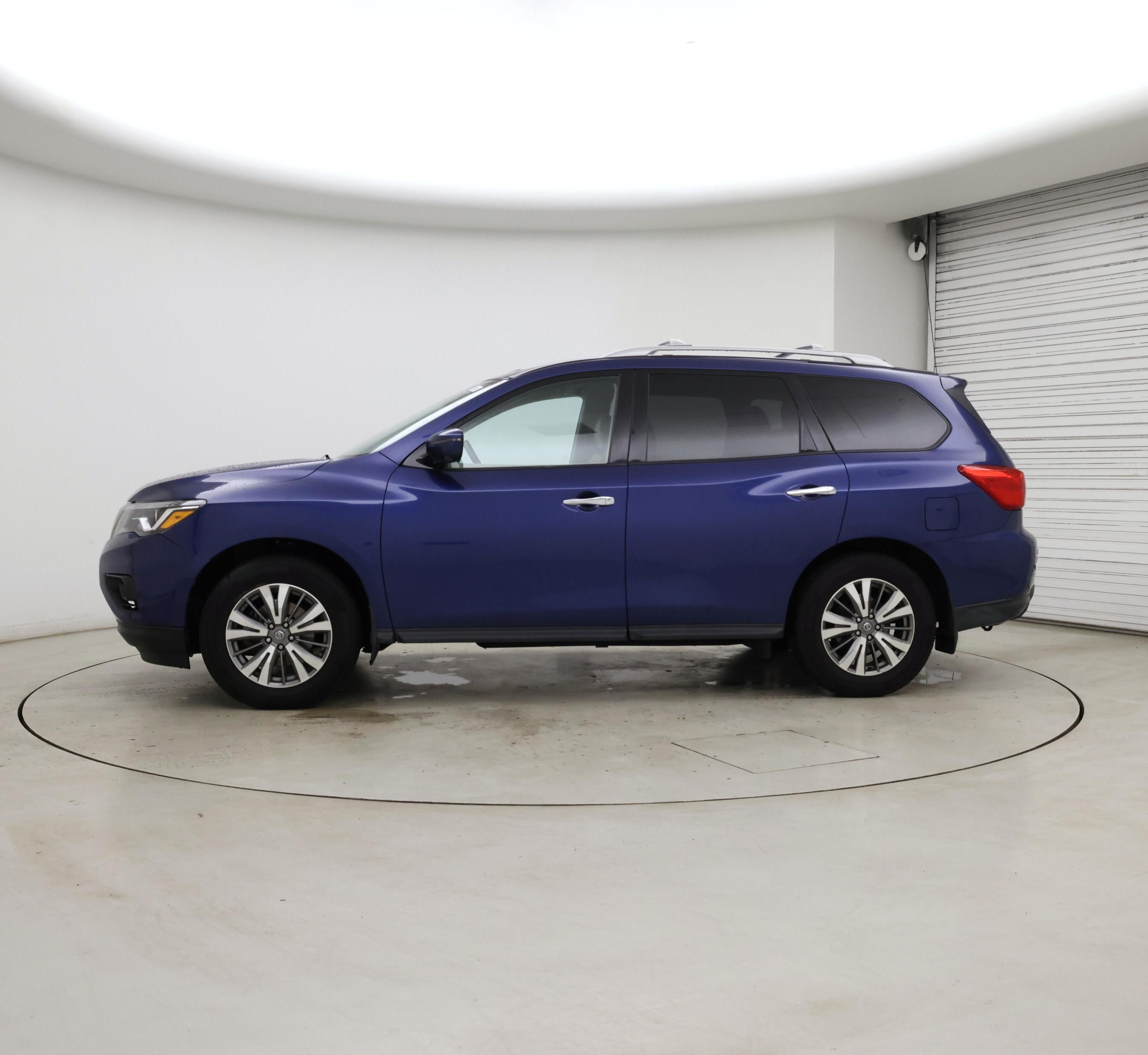 Thumbnail: 2020 Nissan Pathfinder - 3