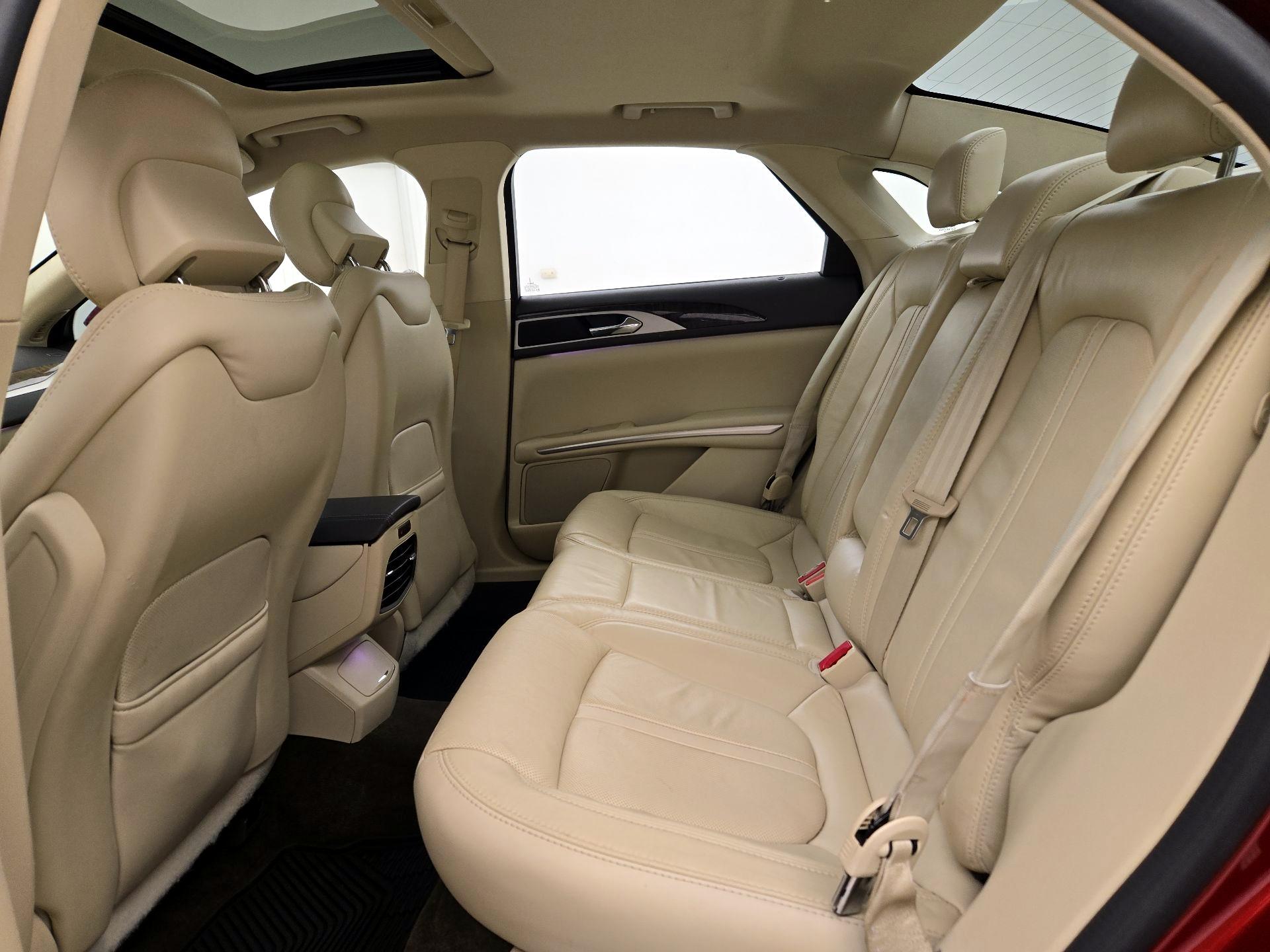 Thumbnail: 2014 Lincoln MKZ - 20