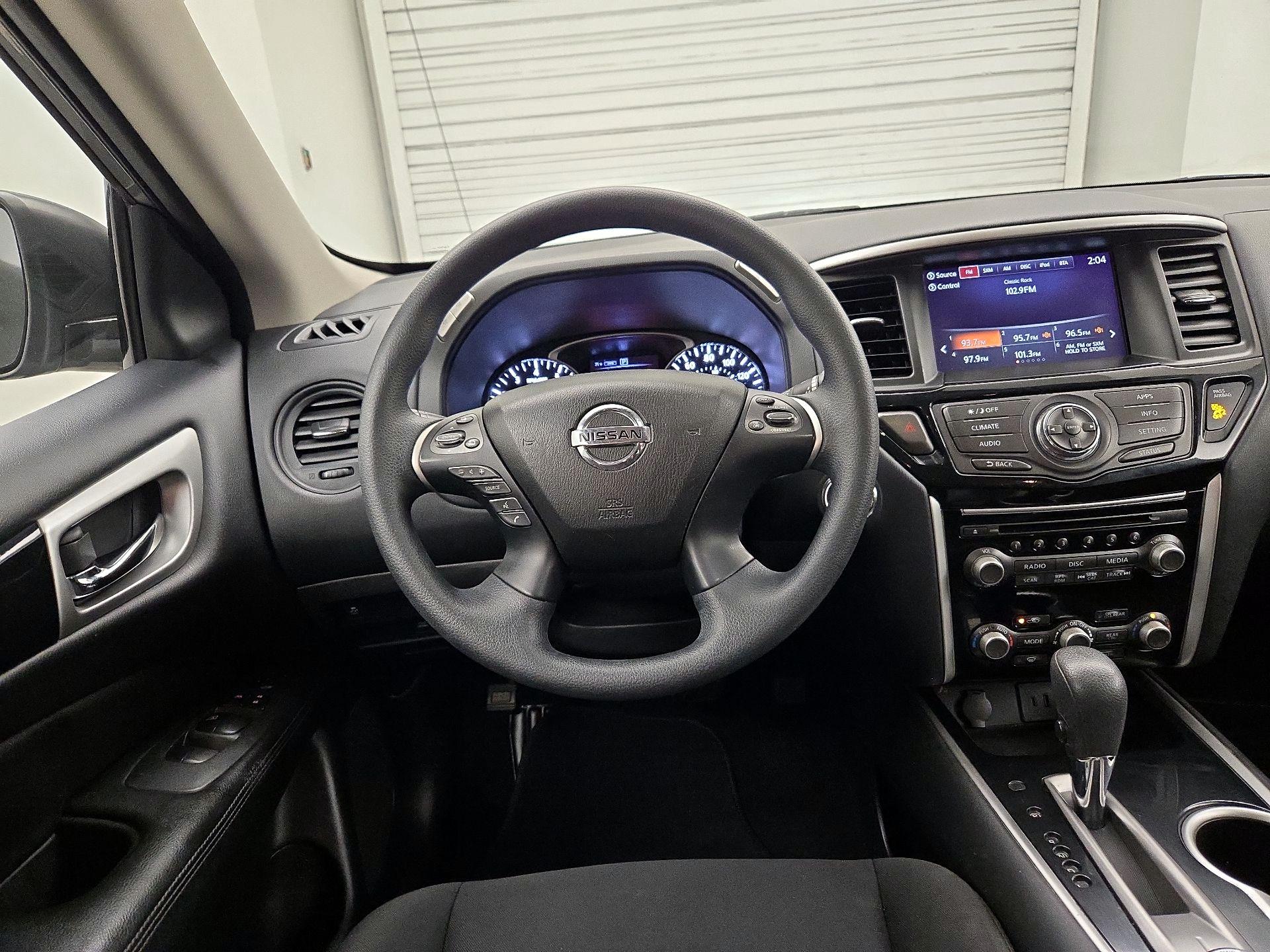 Thumbnail: 2020 Nissan Pathfinder - 10