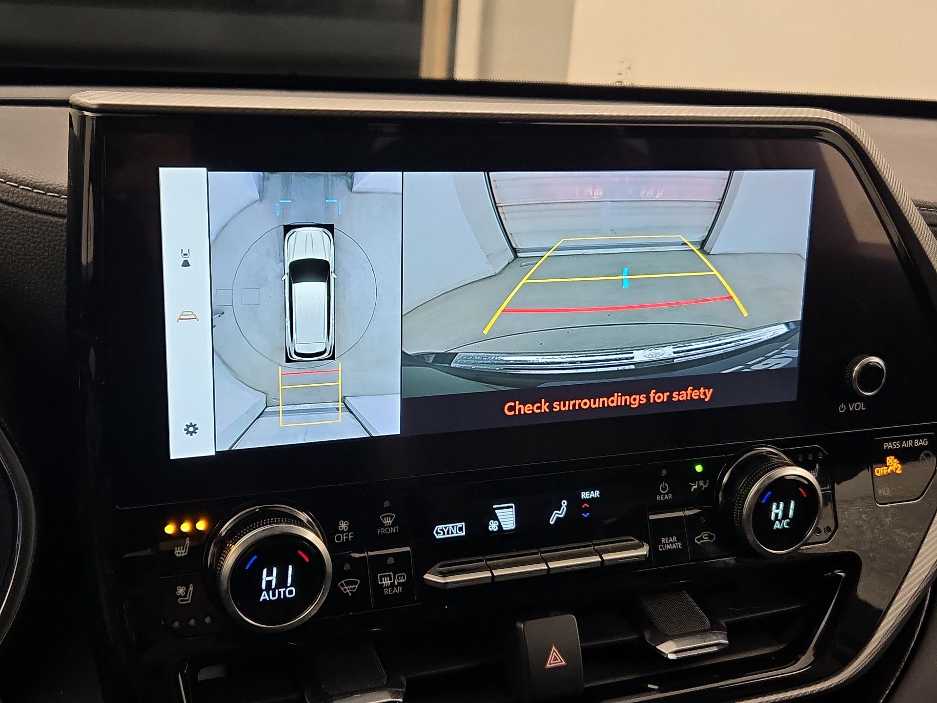 Thumbnail: 2023 Toyota Highlander - 14