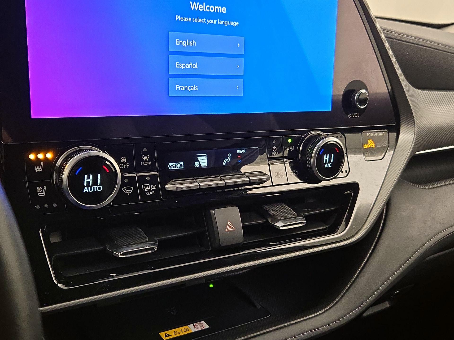 Thumbnail: 2023 Toyota Highlander - 16