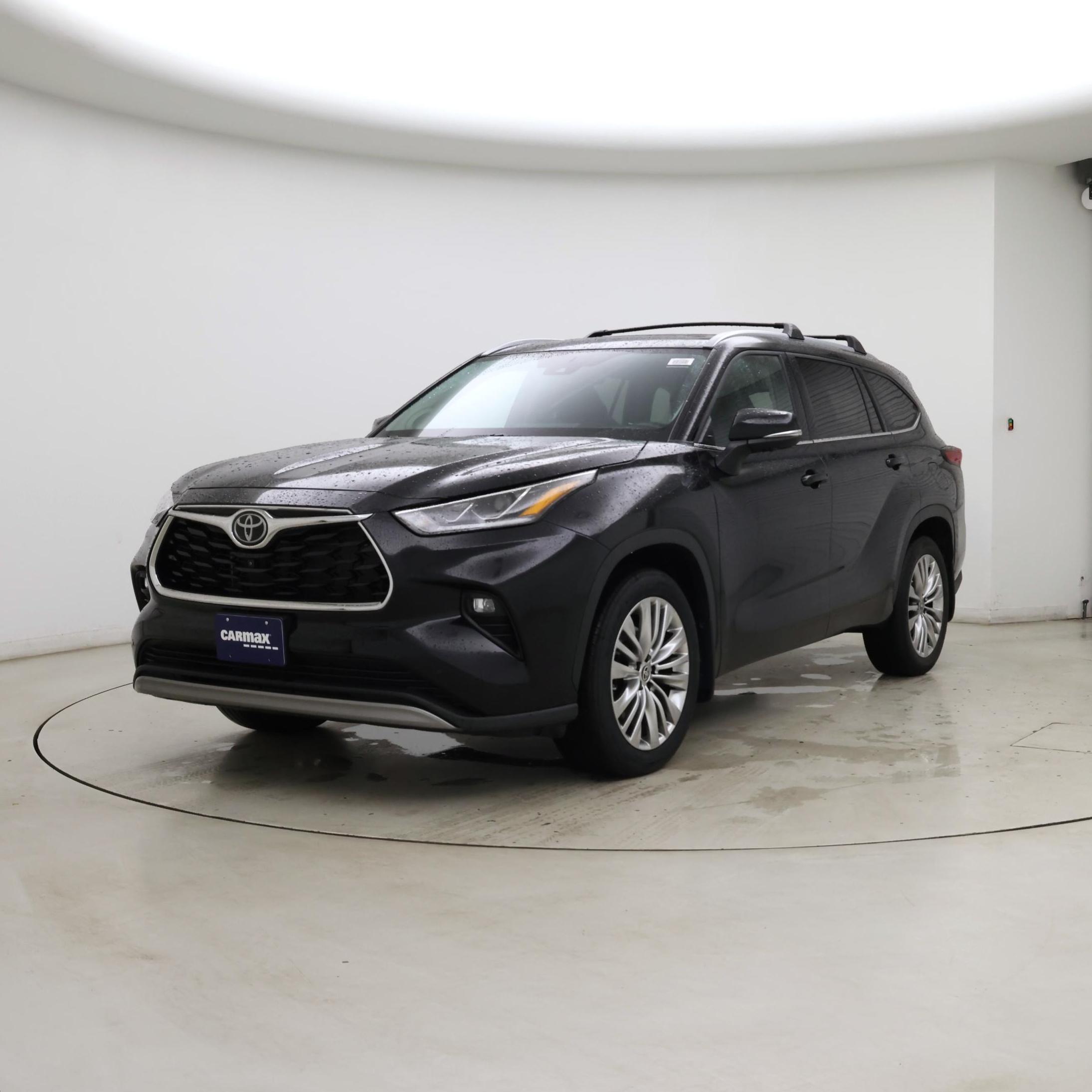 Thumbnail: 2023 Toyota Highlander - 4