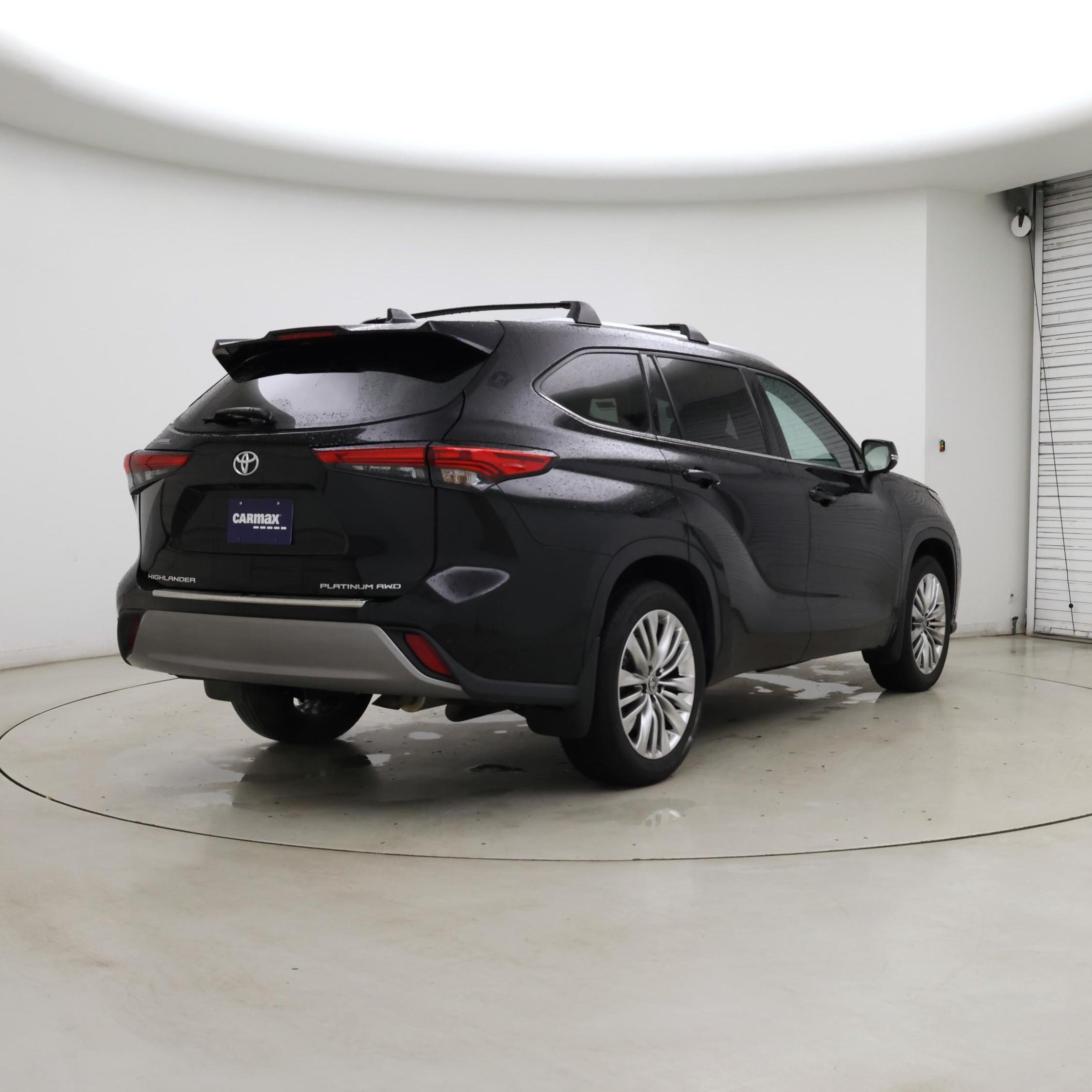 Thumbnail: 2023 Toyota Highlander - 8